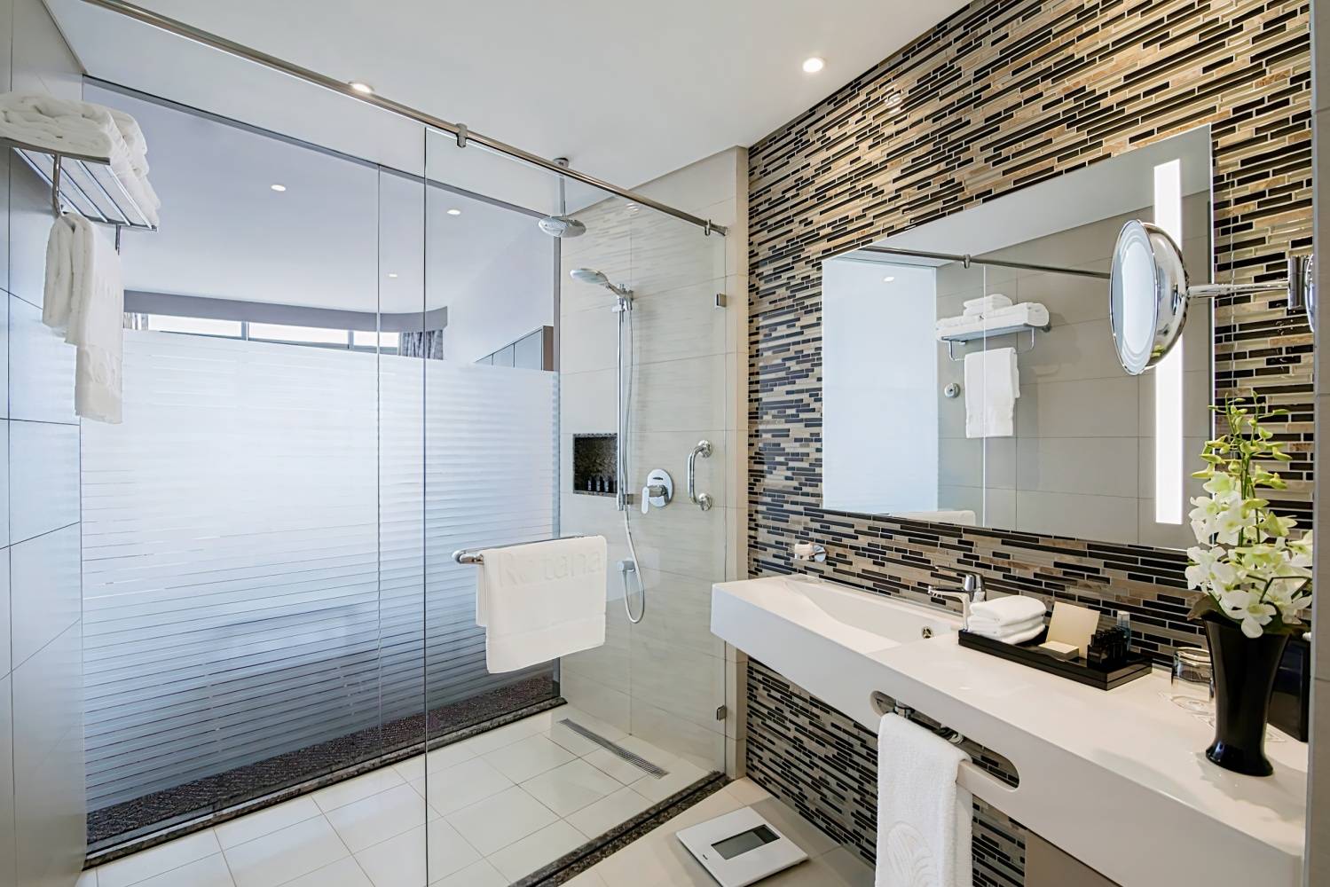 Pearl Rotana Capital Centre