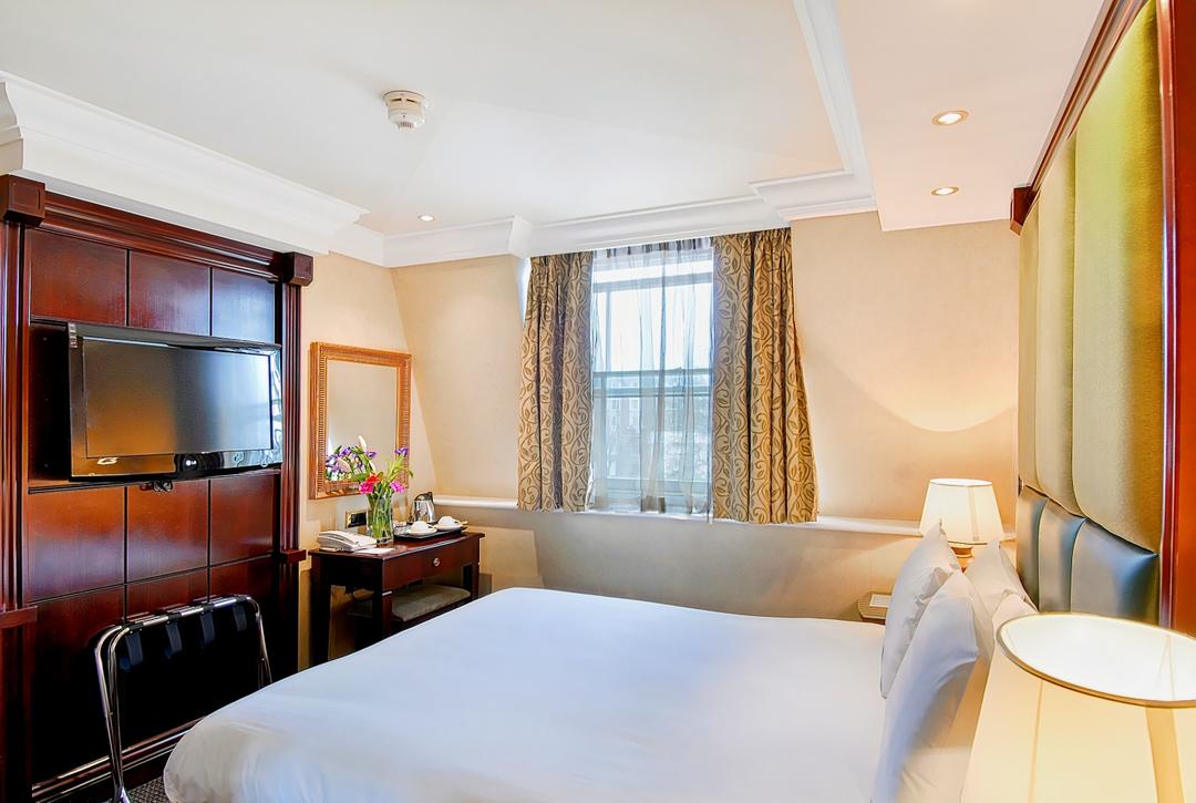 Shaftesbury Hyde Park International