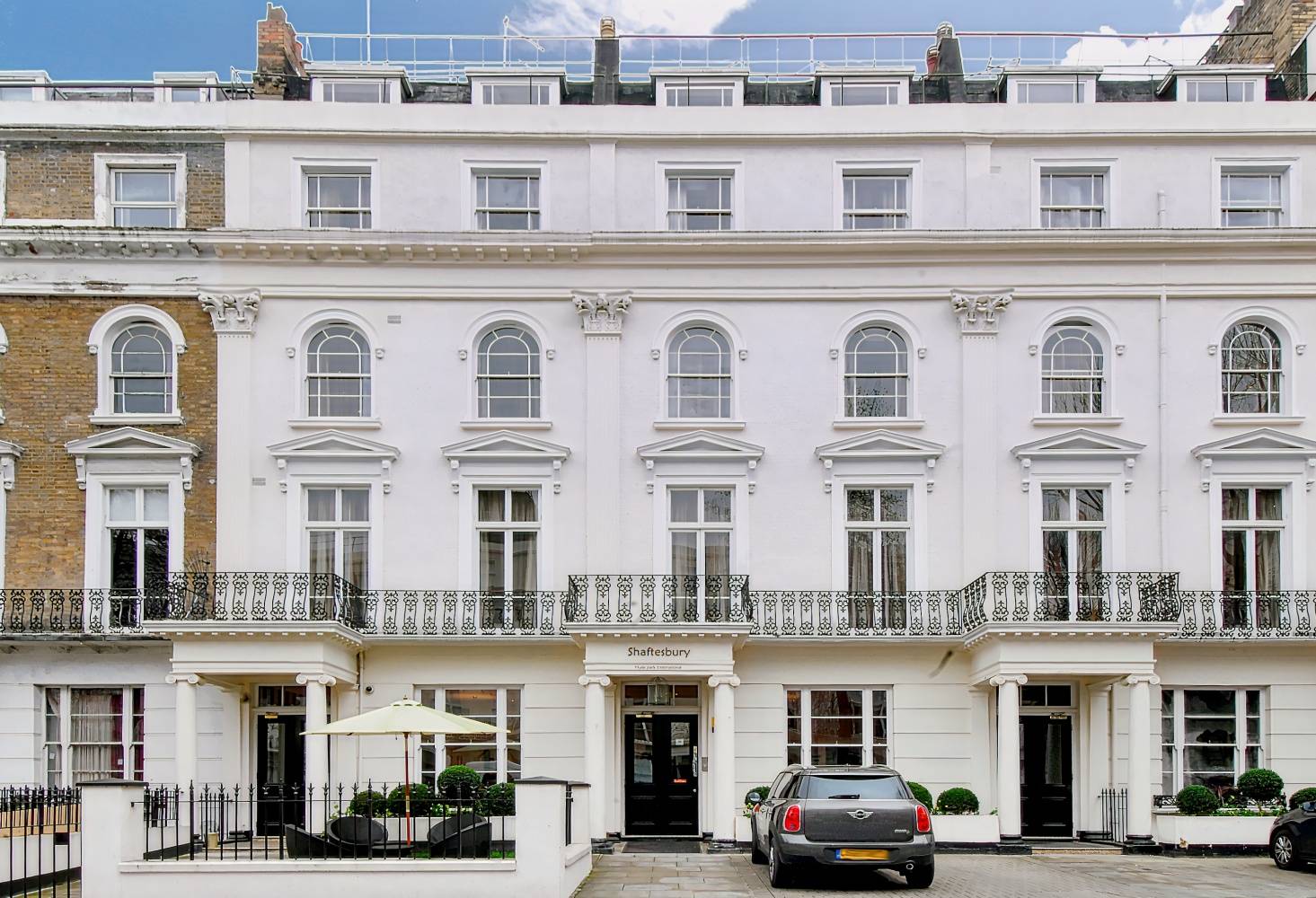 Shaftesbury Hyde Park International