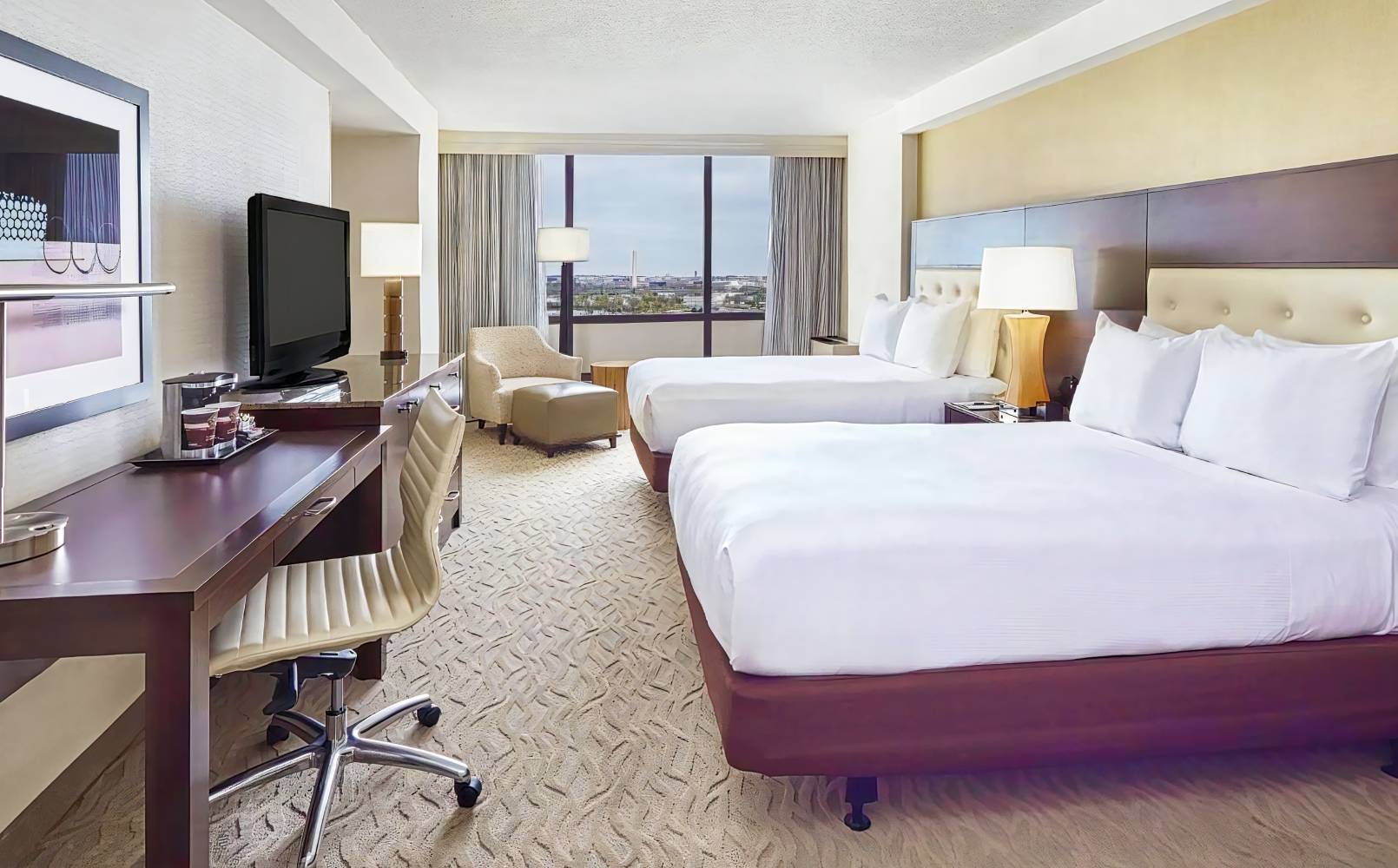 DoubleTree by Hilton Washington DC - Crystal City