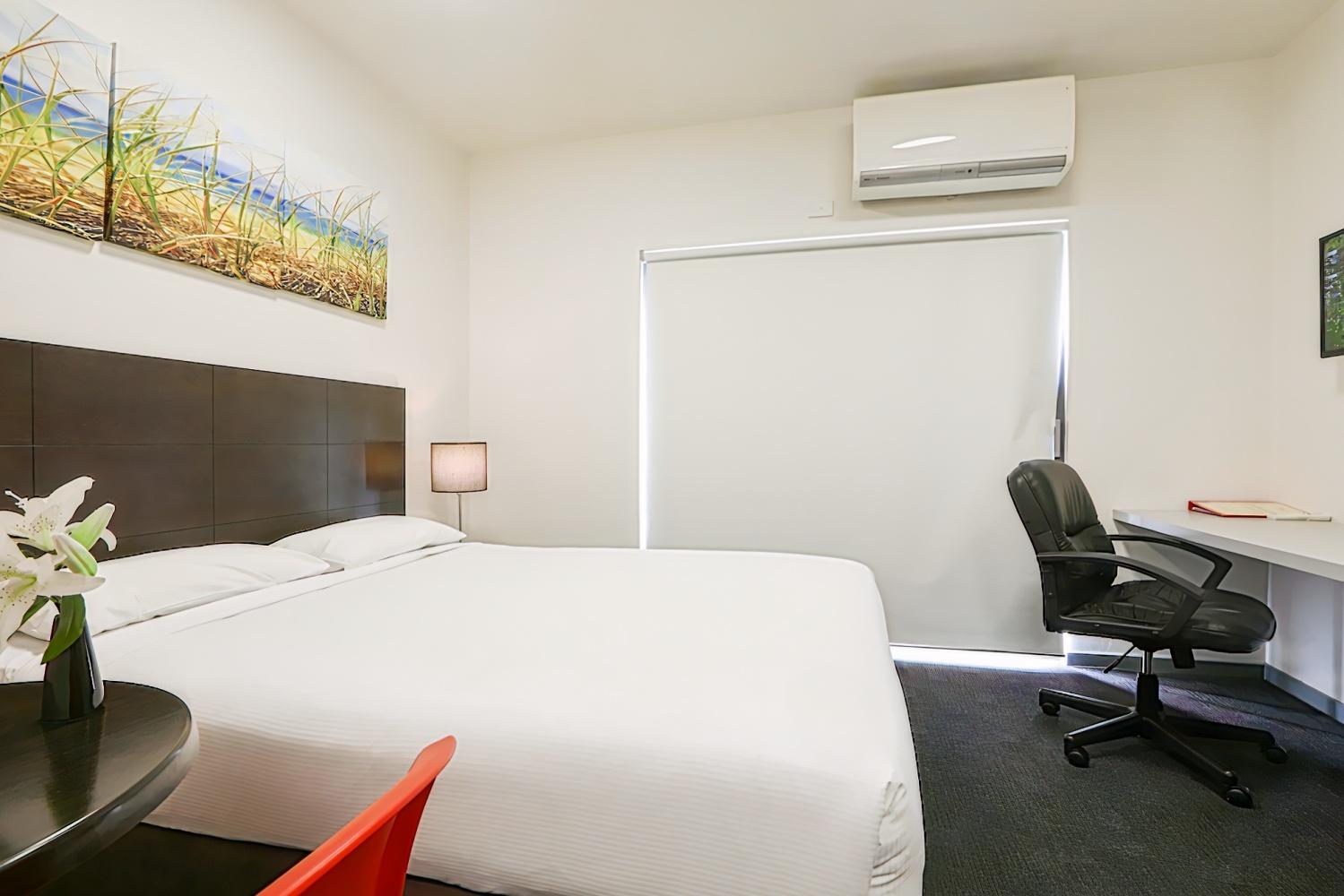 Alston Apartments Hotel