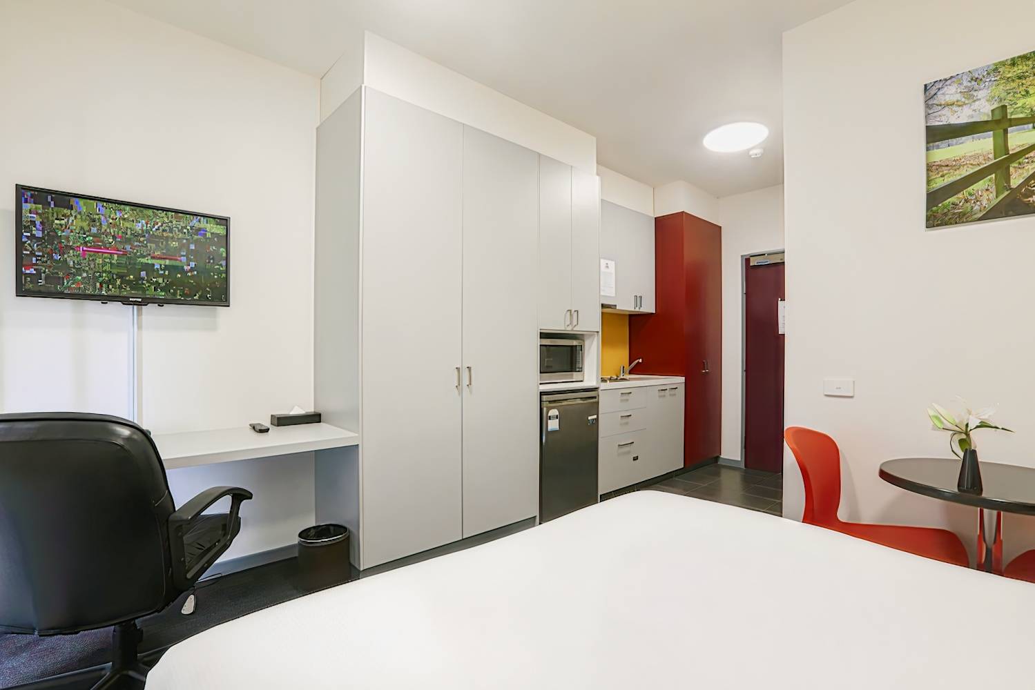 Alston Apartments Hotel