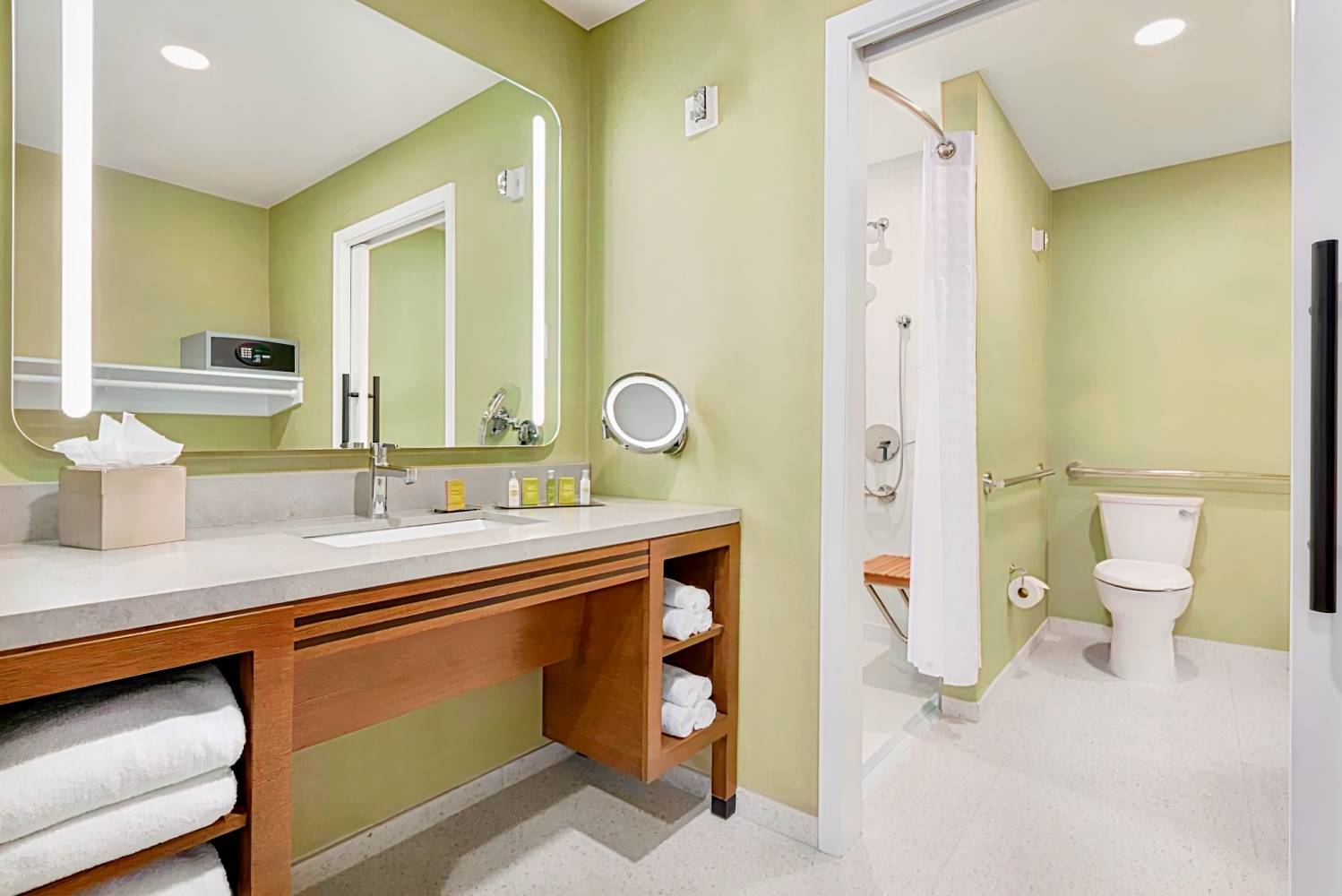 DoubleTree by Hilton Hotel Campbell - Pruneyard Plaza