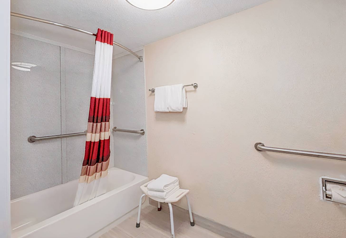 Red Roof Plus & Suites Knoxville West - Cedar Bluff