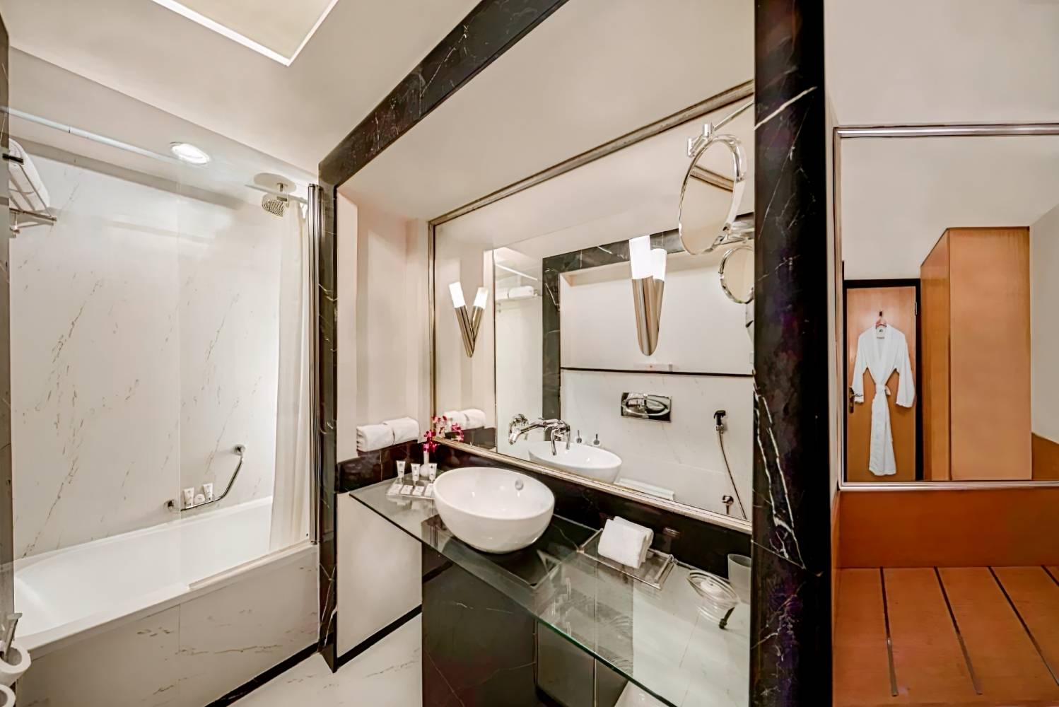 Savoy Suites Hotel Apartments