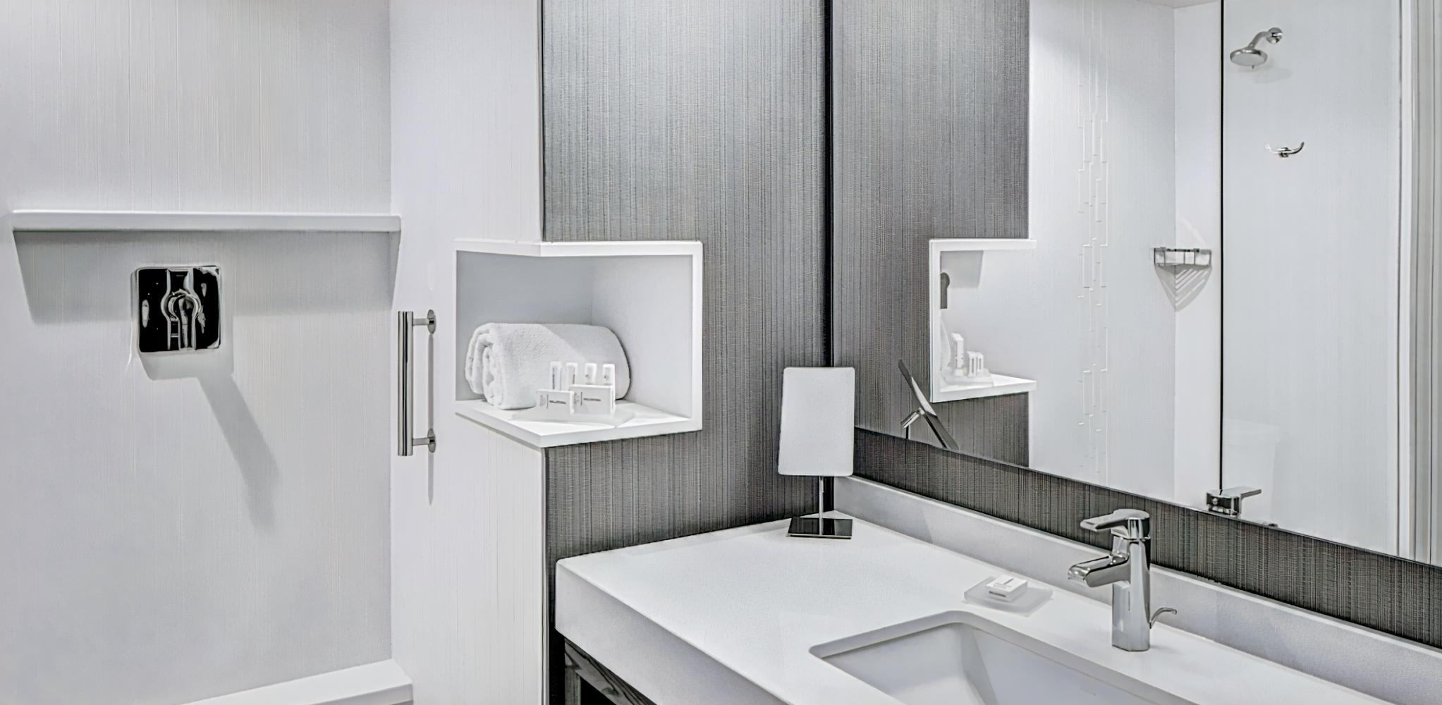 Courtyard by Marriott Appleton Riverfront