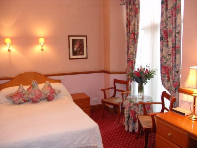 London Elizabeth Hotel