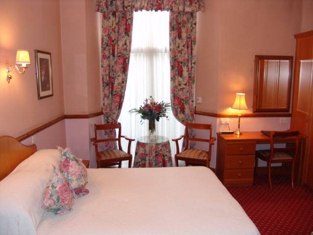 London Elizabeth Hotel