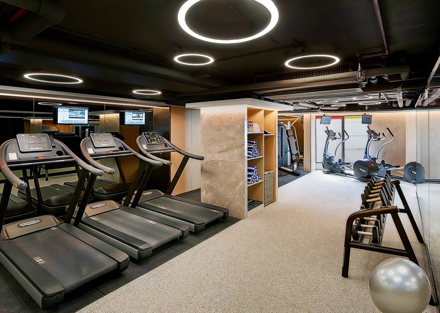 New World Millennium Hong Kong Hotel