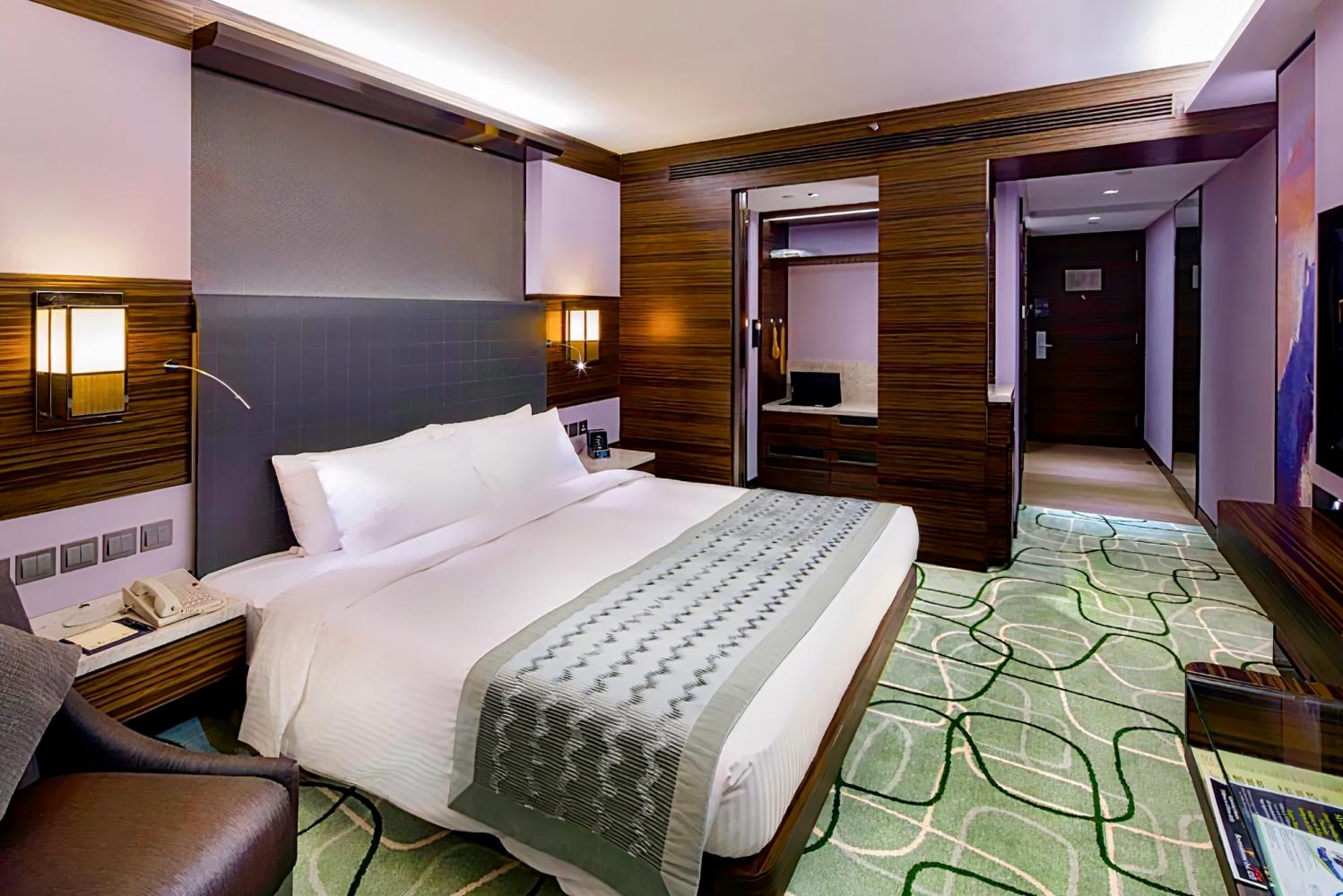 New World Millennium Hong Kong Hotel