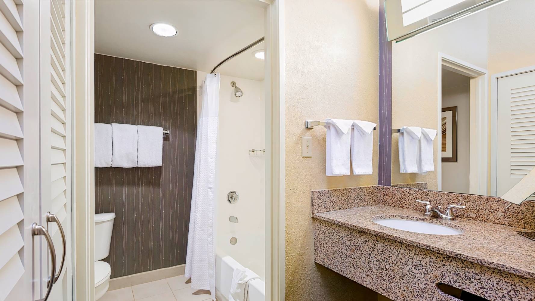 Courtyard by Marriott Austin The Domain Area