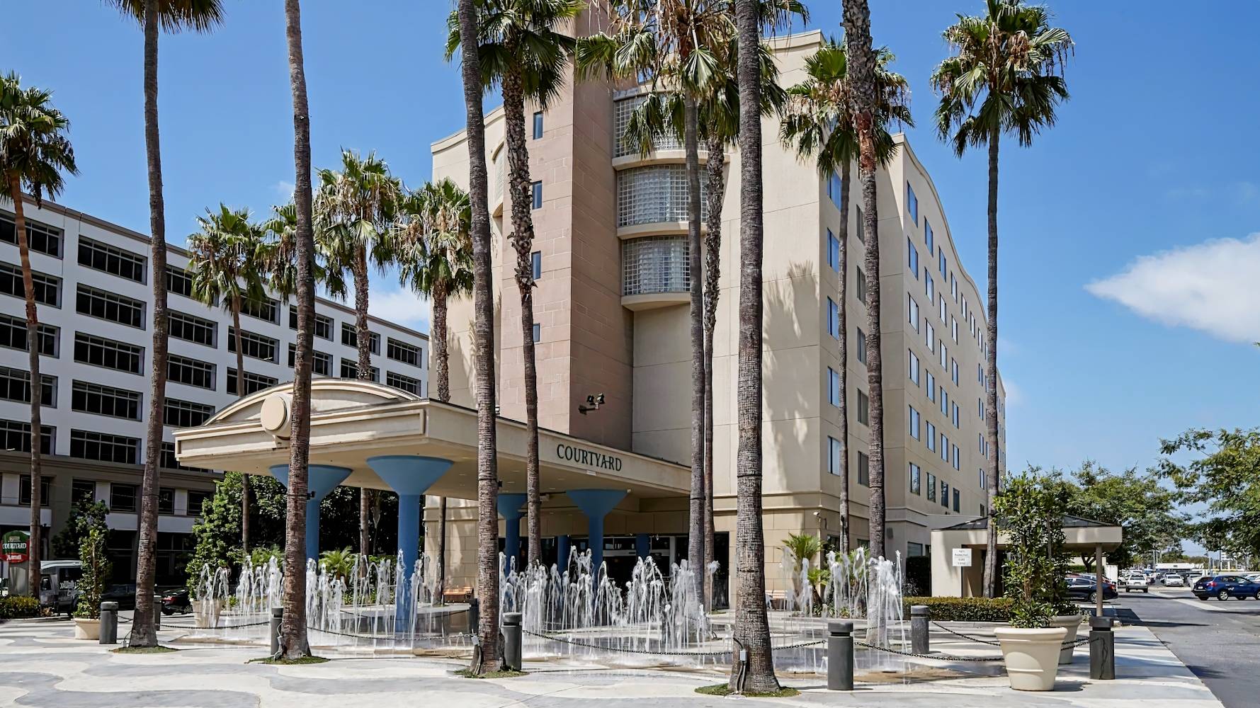 Courtyard by Marriott Los Angeles LAX/Century Boulevard