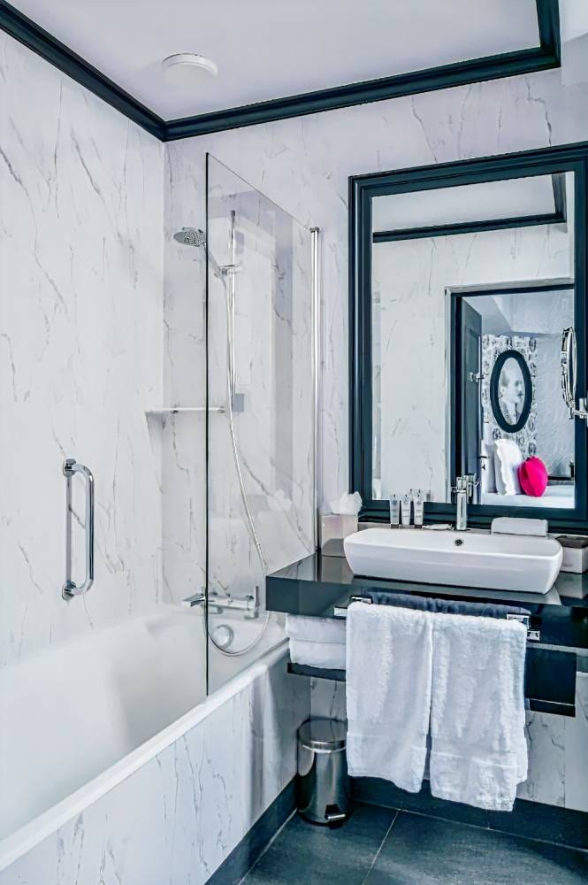 Maison Astor Paris, Curio Collection by Hilton