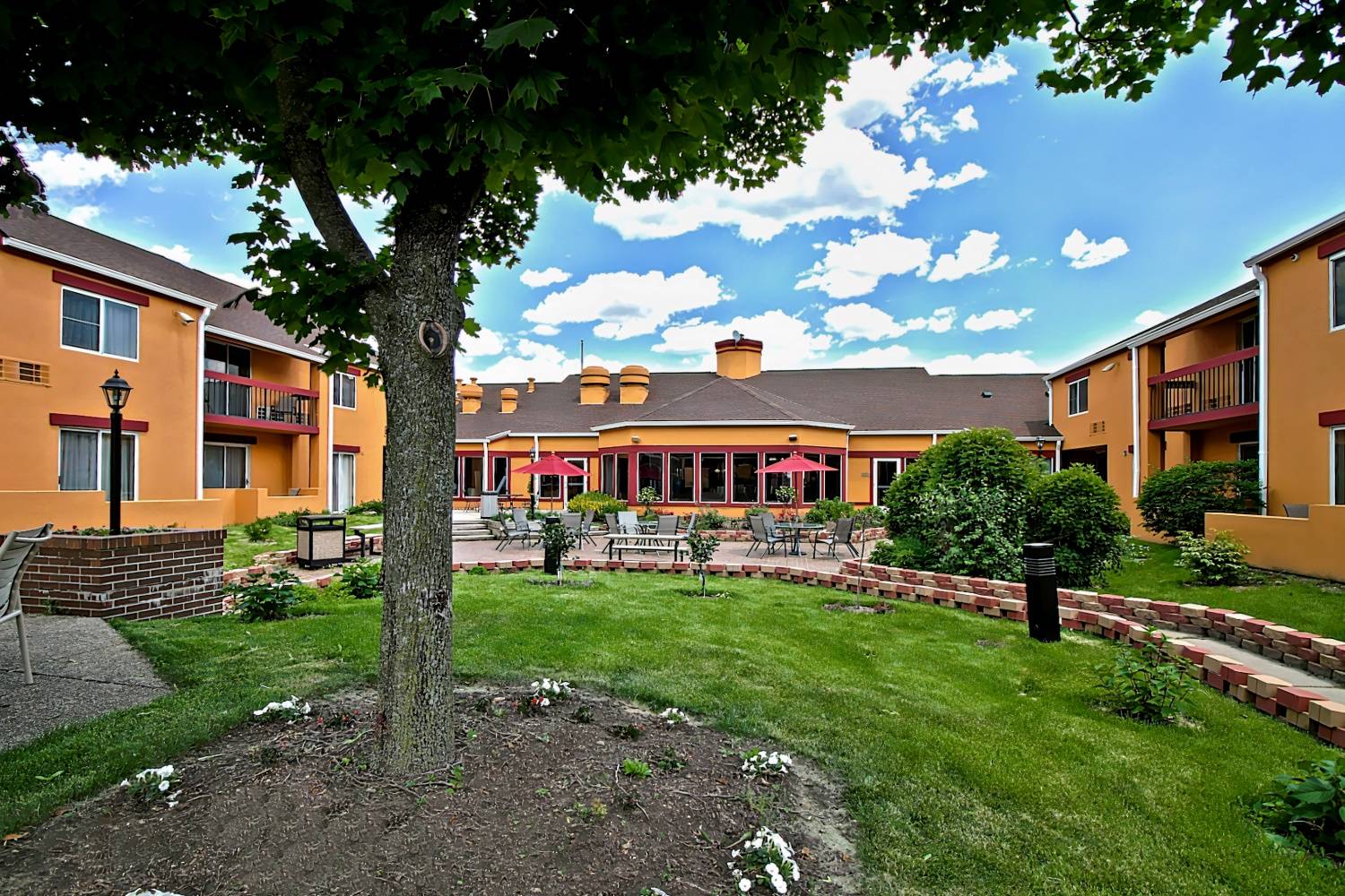 Chicago Club Inn & Suite