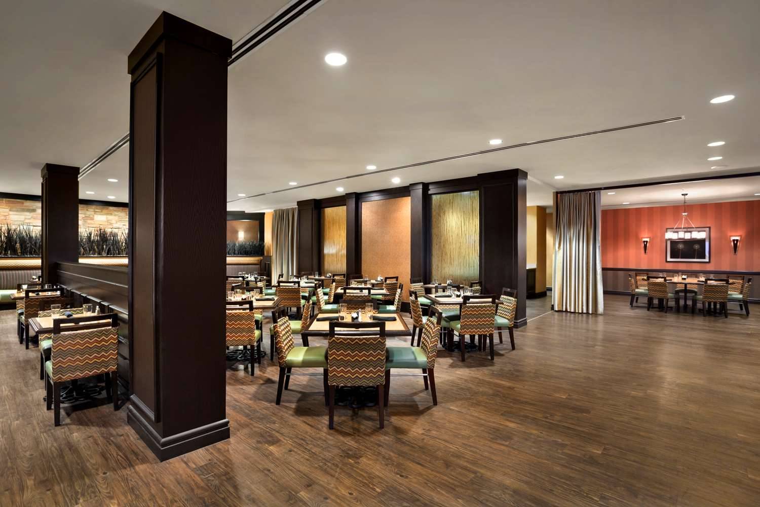 DoubleTree by Hilton Hotel Dallas - DFW Airport North