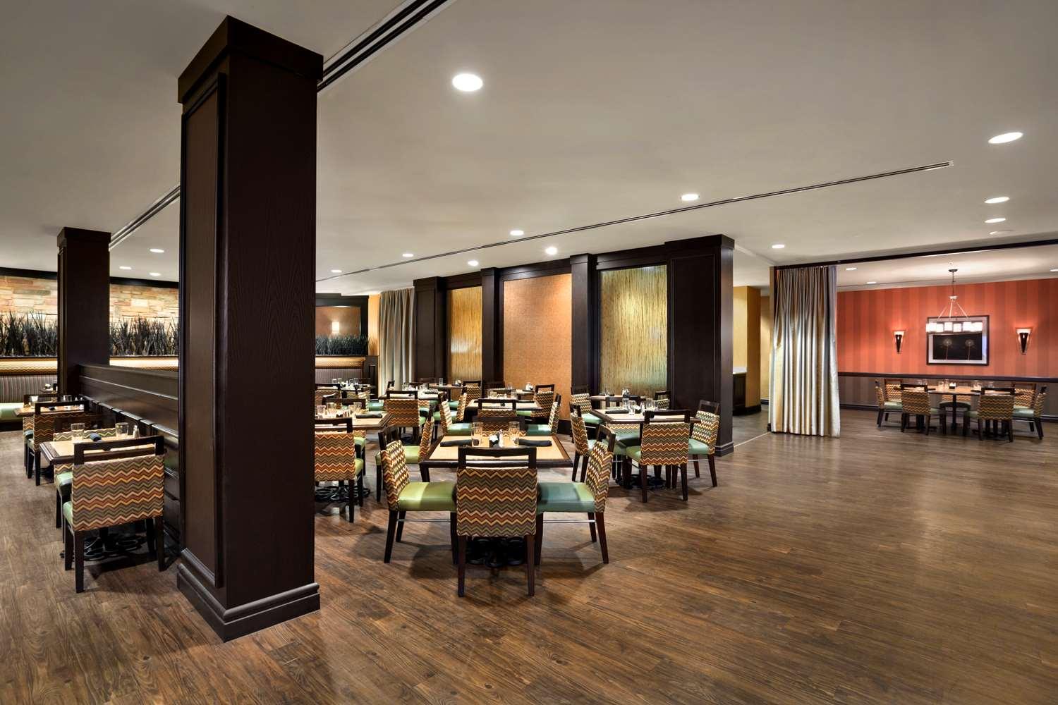 DoubleTree by Hilton Hotel Dallas - DFW Airport North