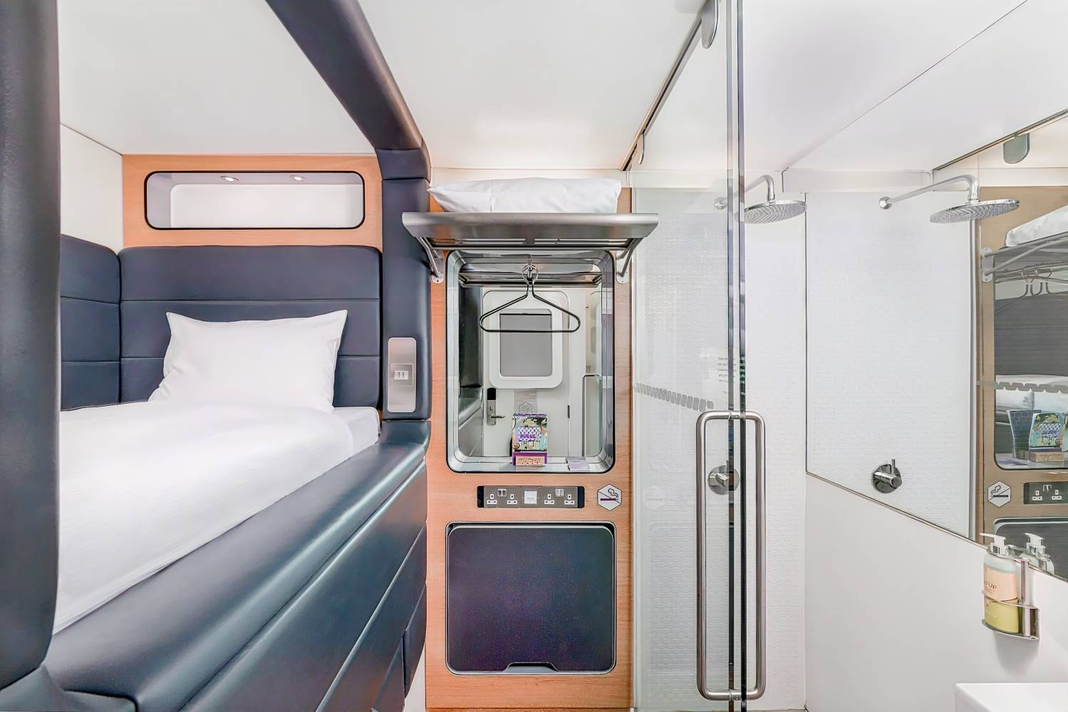 YOTELAIR Amsterdam Schiphol - transit hotel (airside)