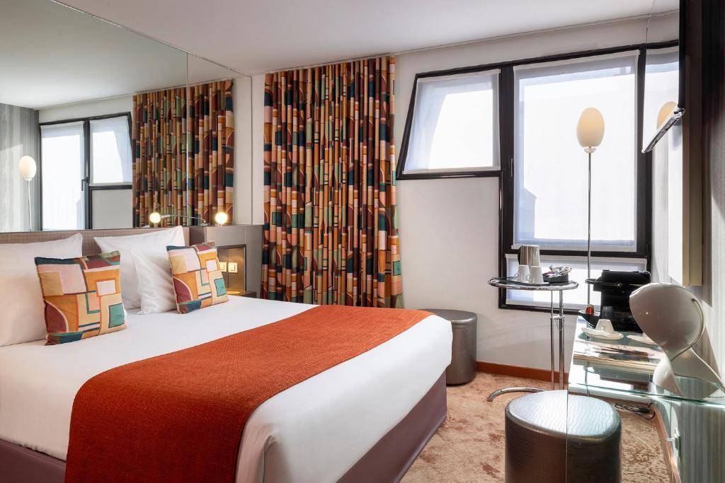 7 Eiffel Hotel by Malone