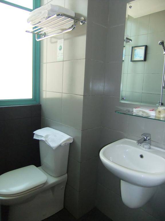 Santa Grand Hotel West Coast