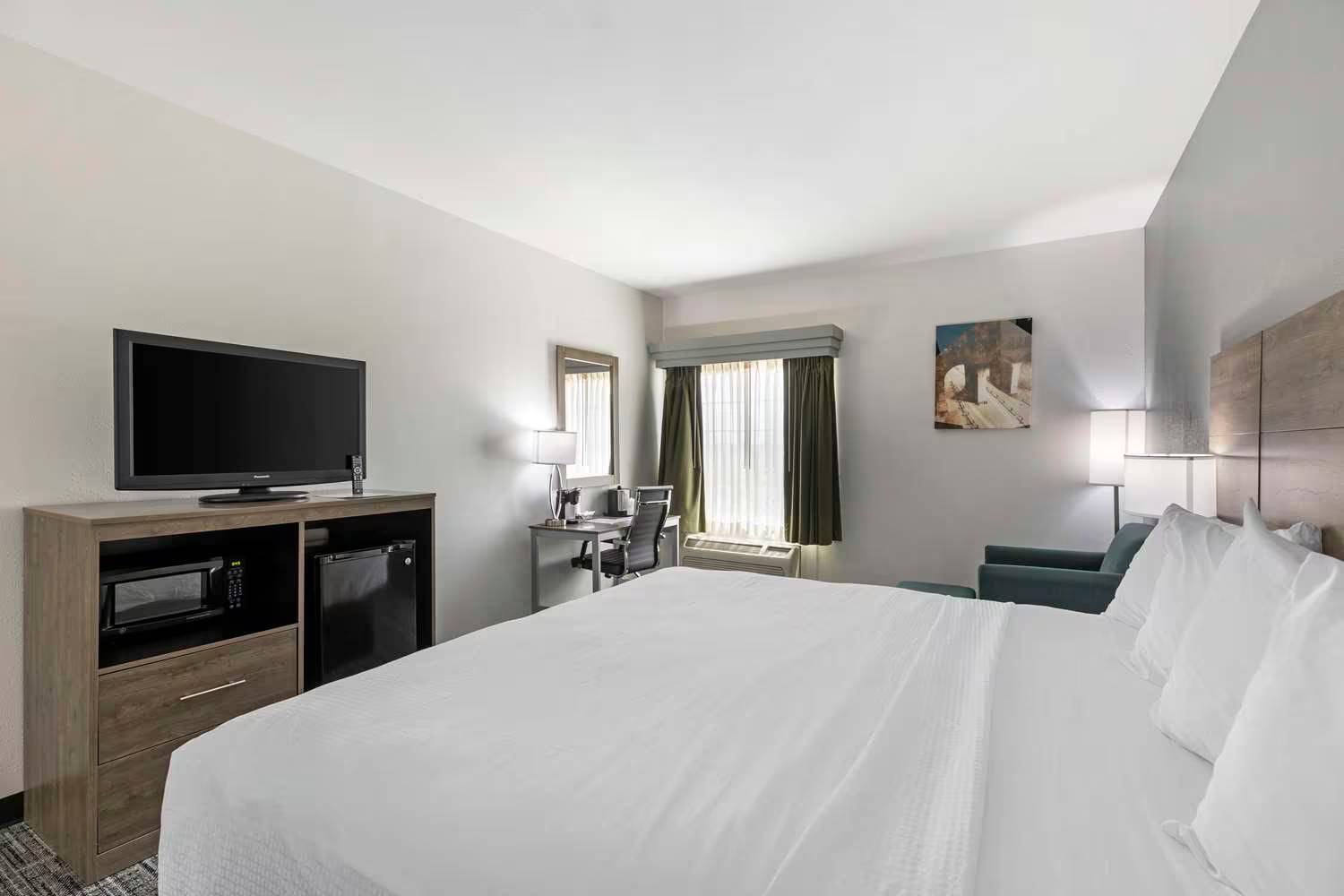 Best Western Plus MidAmerica Hotel