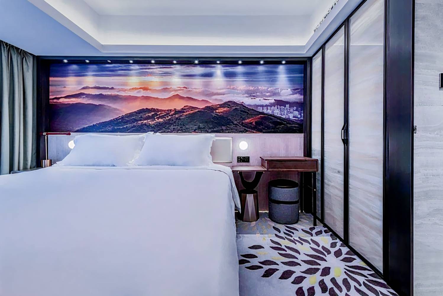 Oasis Avenue - a GDH Hotel