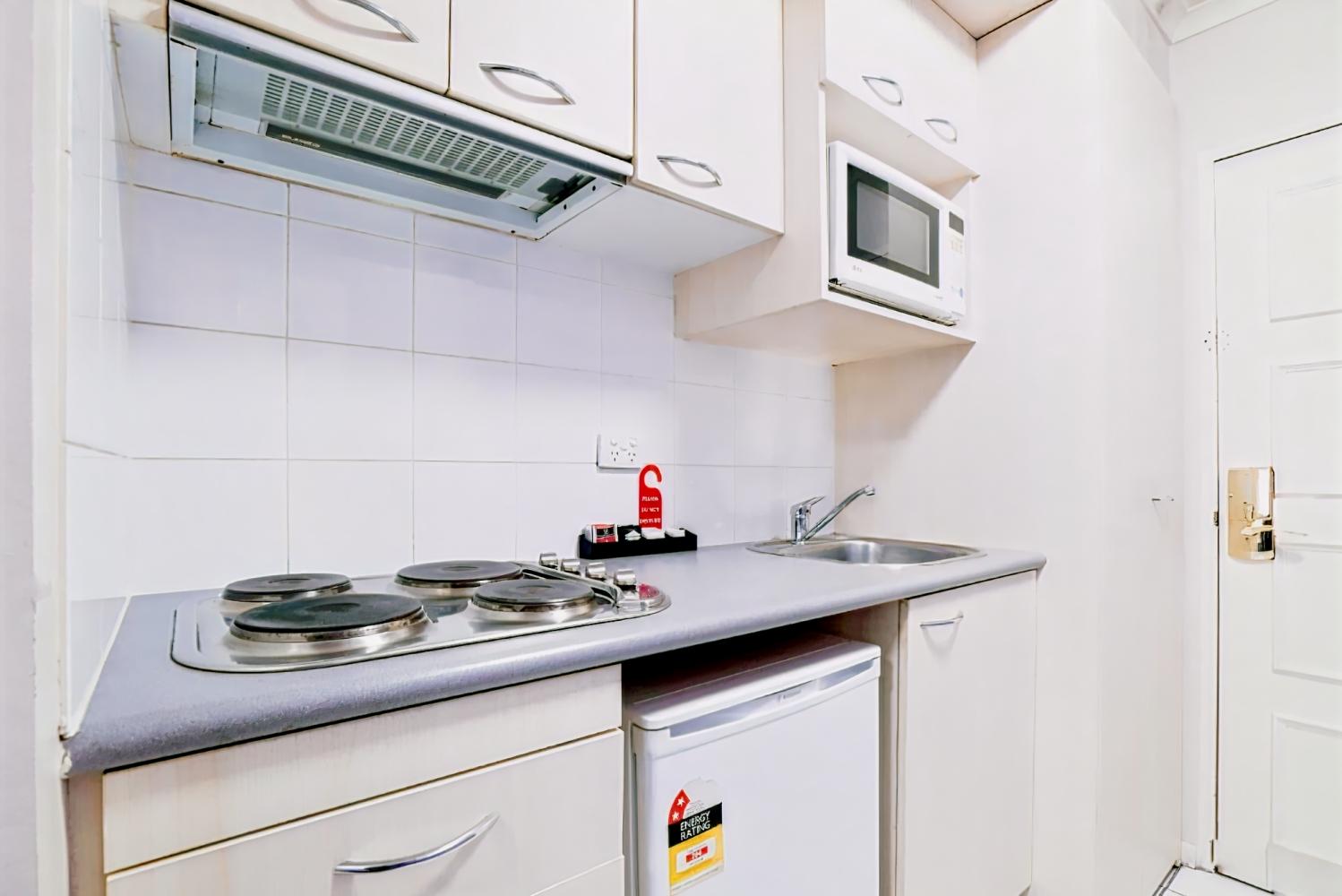 Arrow on Spencer (Also known as Harbourview Apartment Hotel)