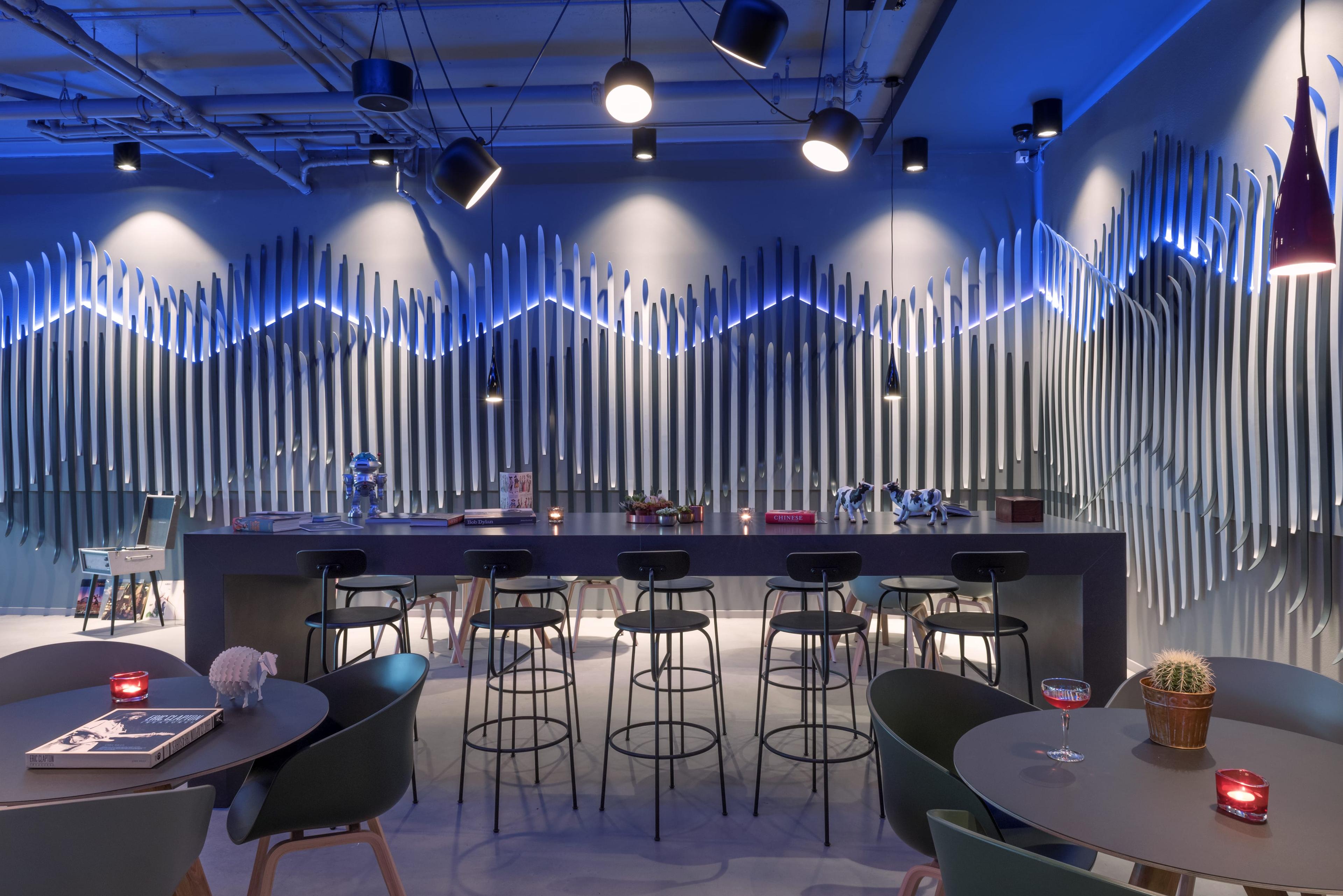 Moxy Edinburgh Airport (old)