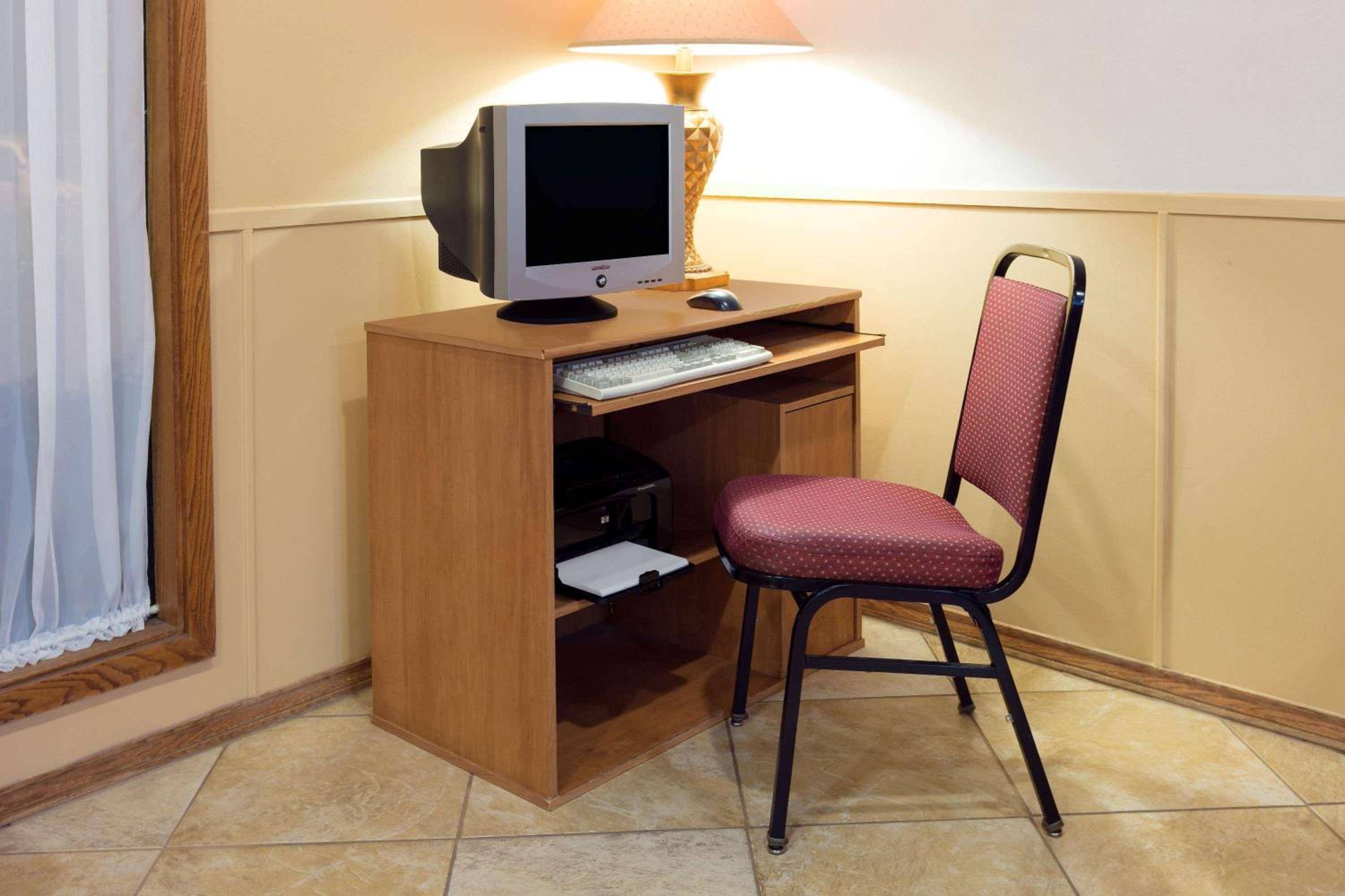 Super 8 by Wyndham Grapevine/DFW Airport Northwest