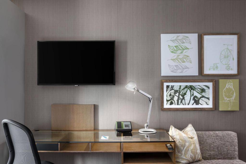 Element New York Times Square West