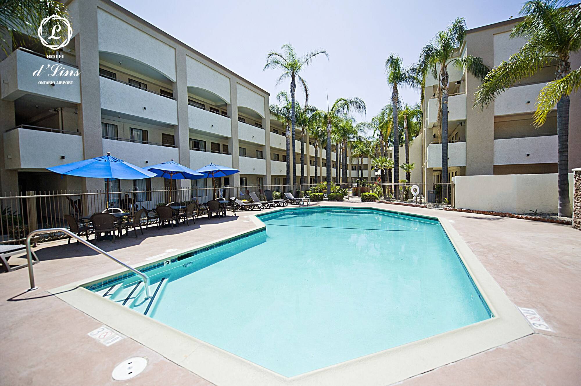 Hotel d’Lins Ontario Airport