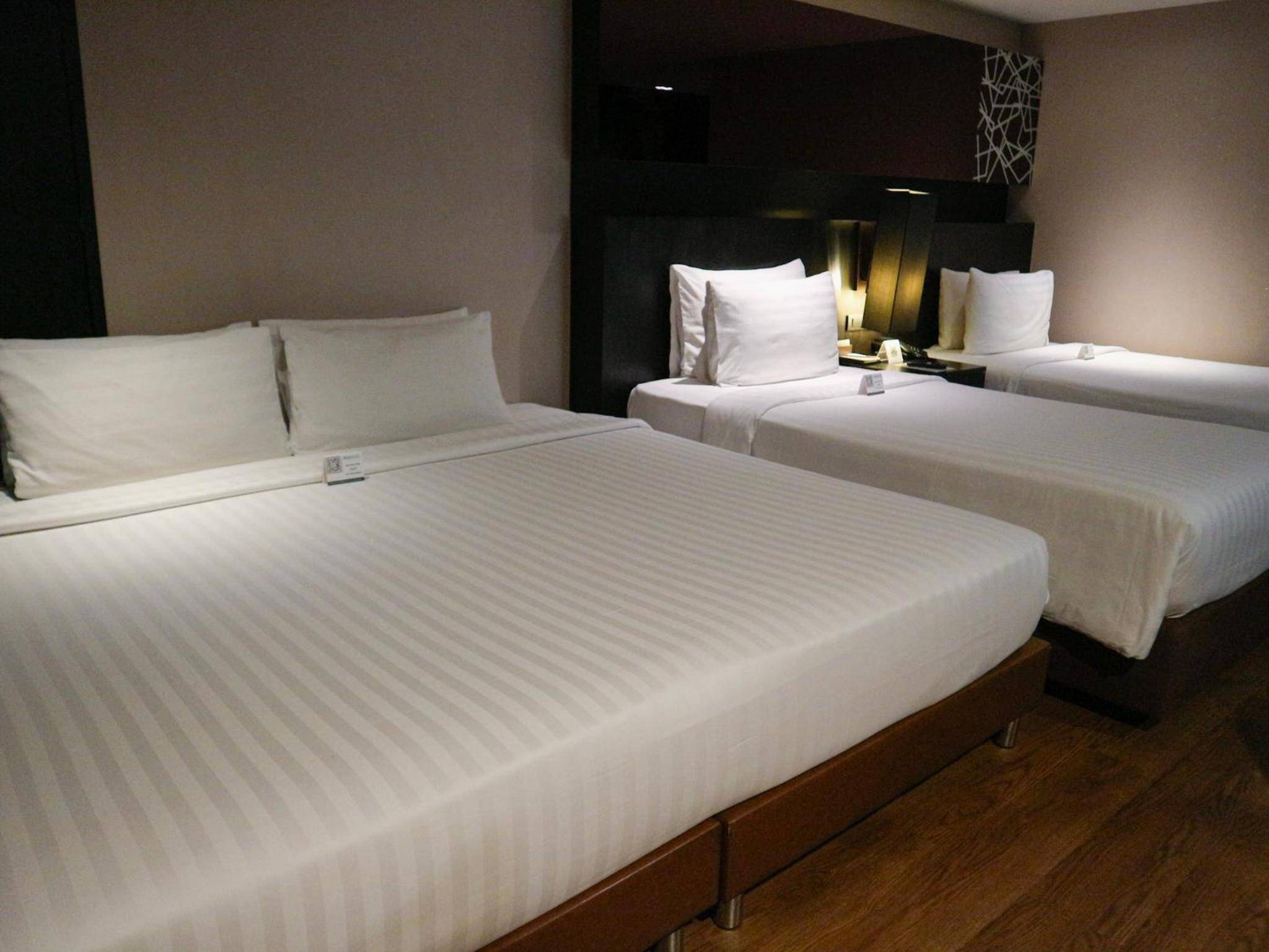 Golden Tulip Mandison Suites