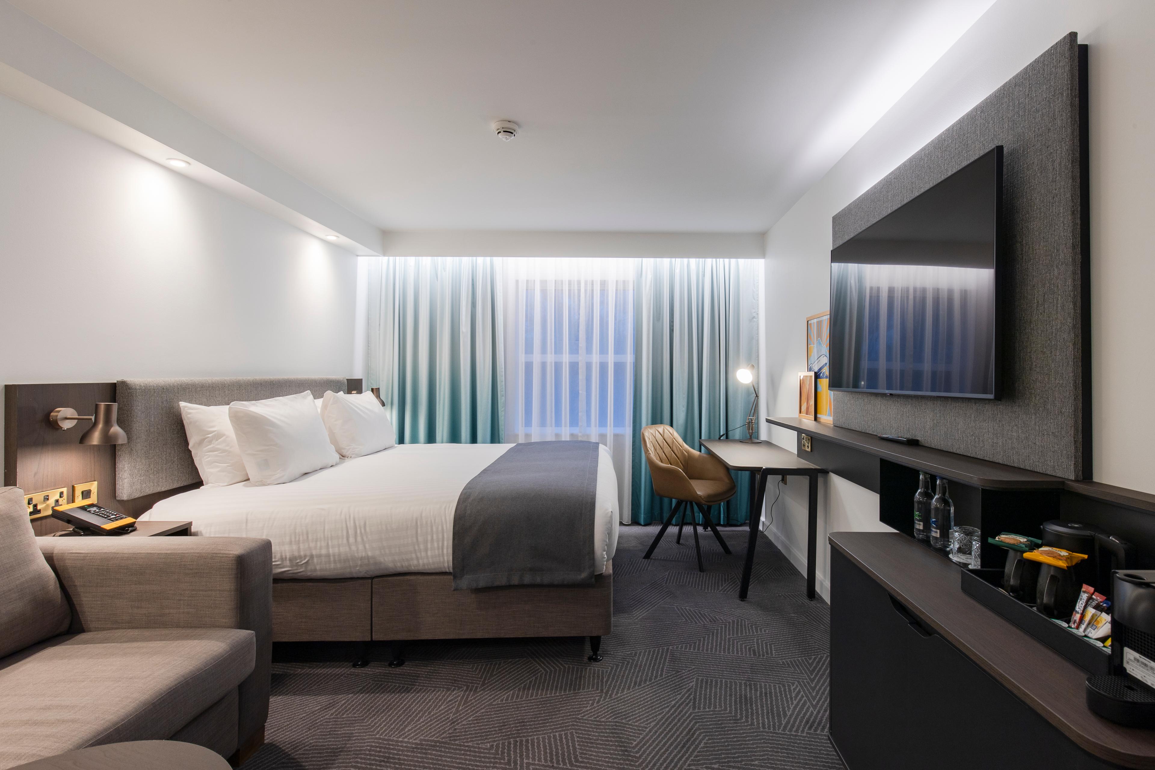 Holiday Inn Bristol Airport by IHG