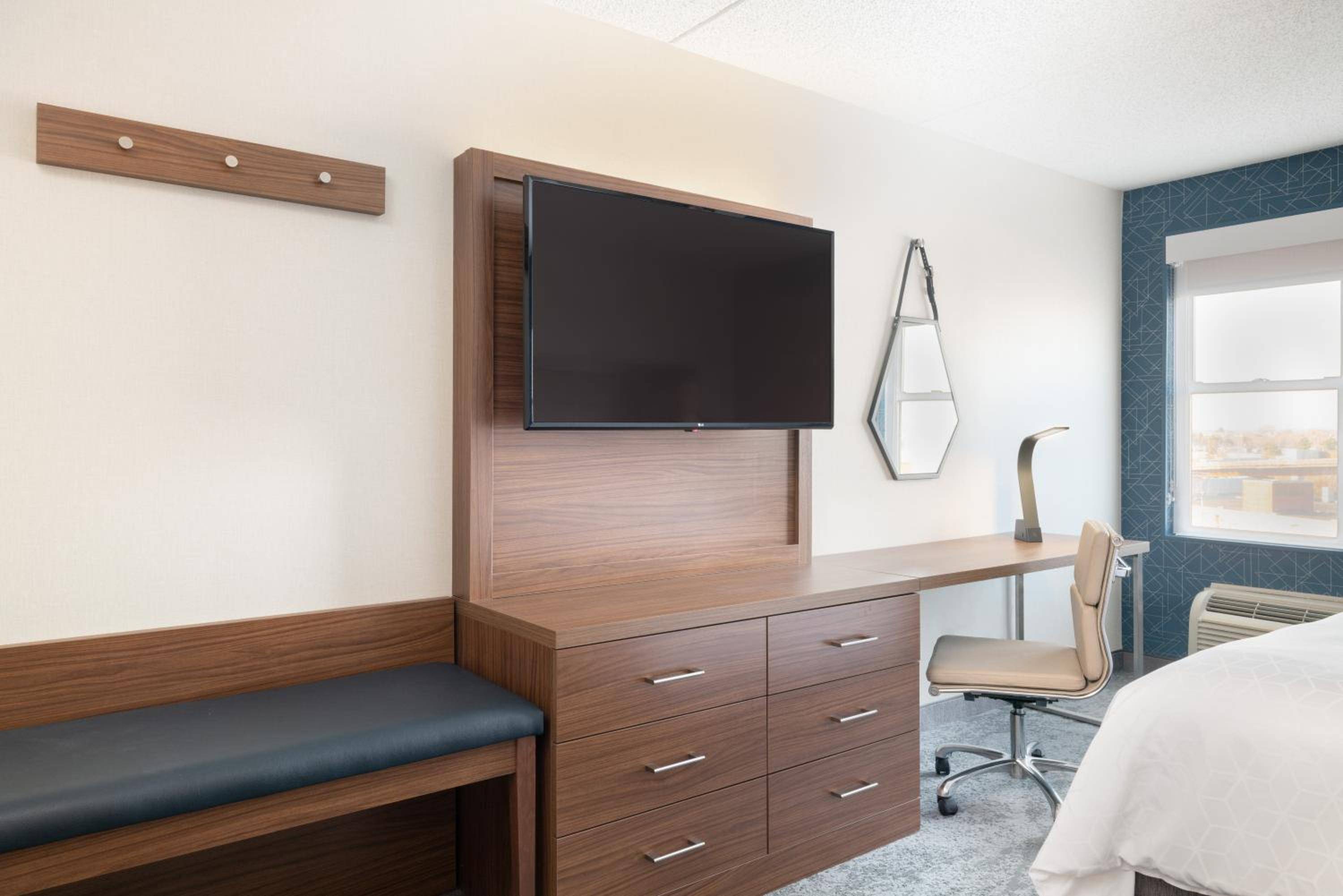 Holiday Inn Express & Suites Boston - Cambridge