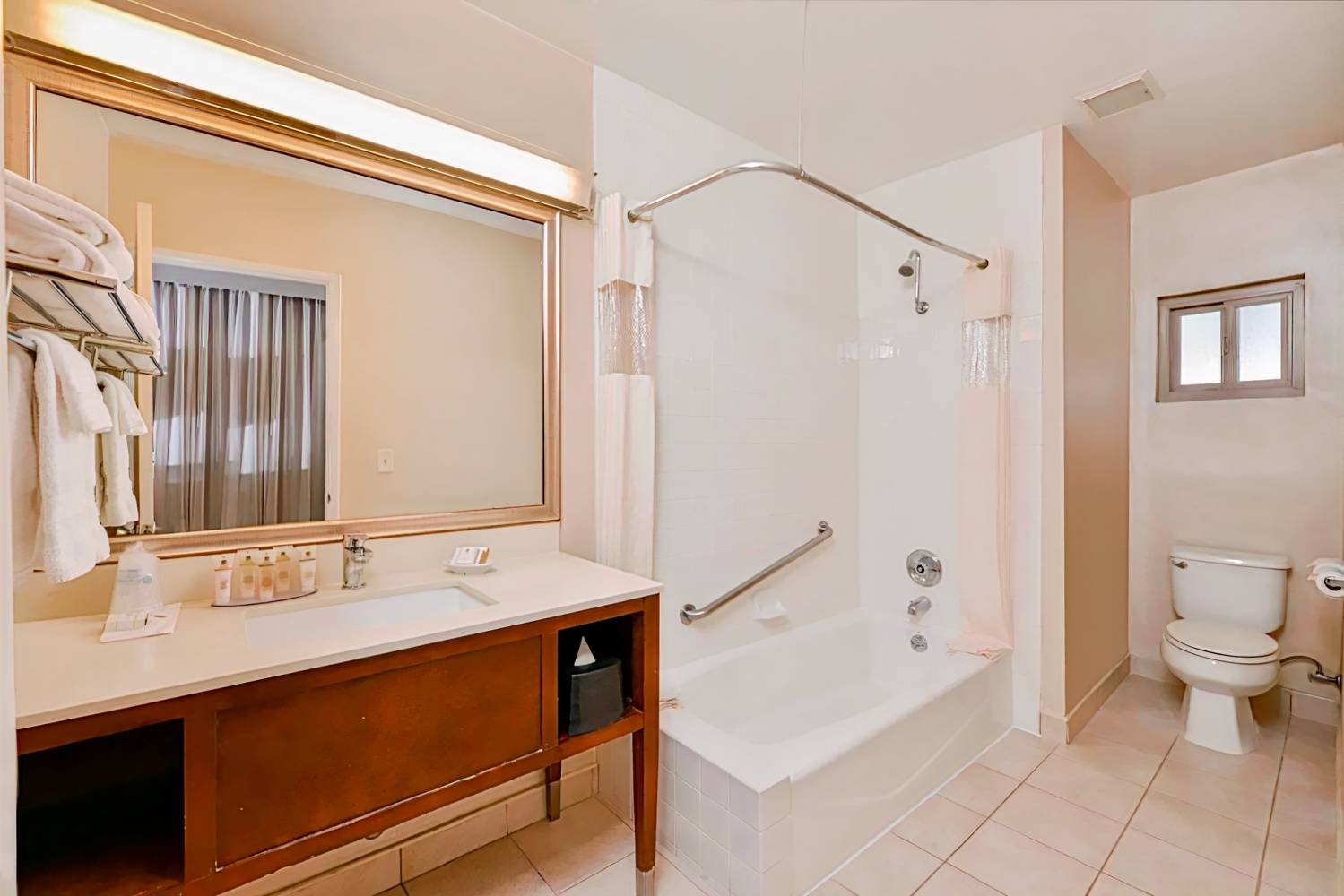 Best Western Royal Palace Inn and Suites LA