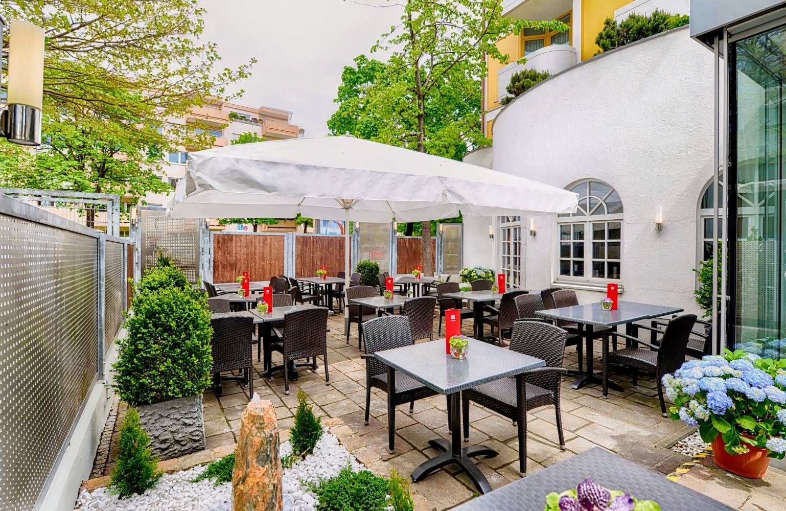 Leonardo Hotel & Residenz München