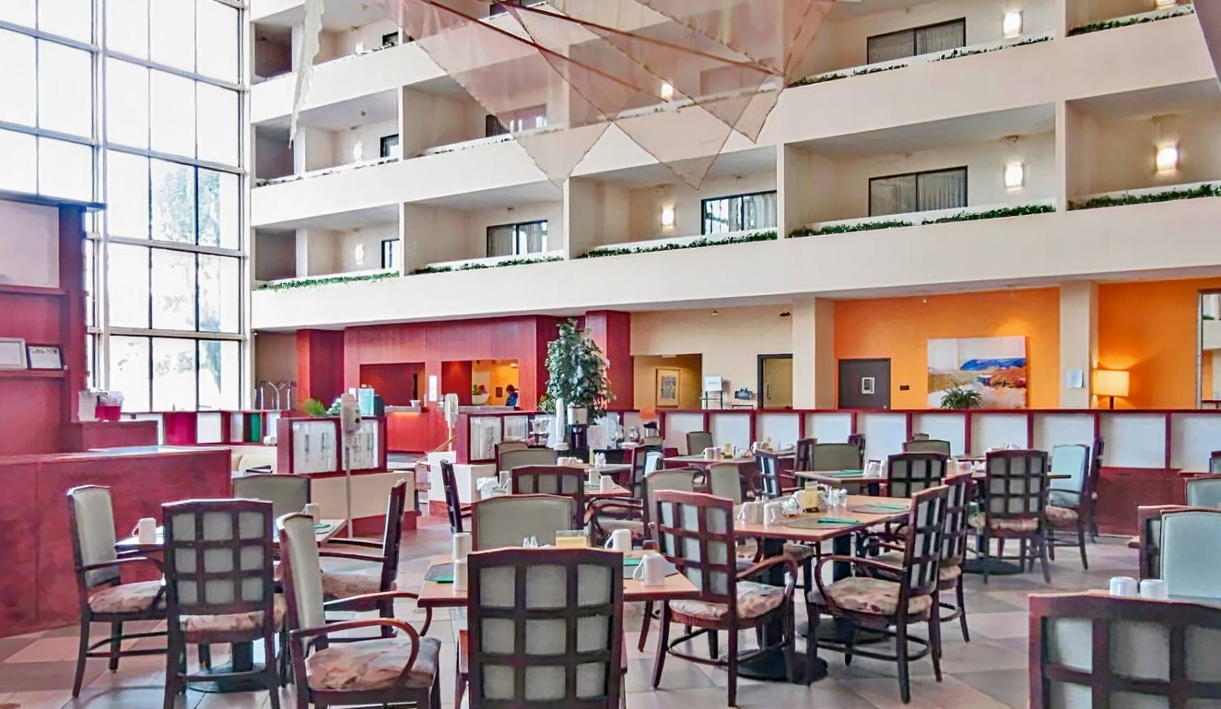Atrium Hotel & Suites DFW Airport
