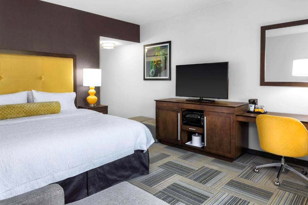 Hampton Inn & Suites Los Angeles/Hollywood