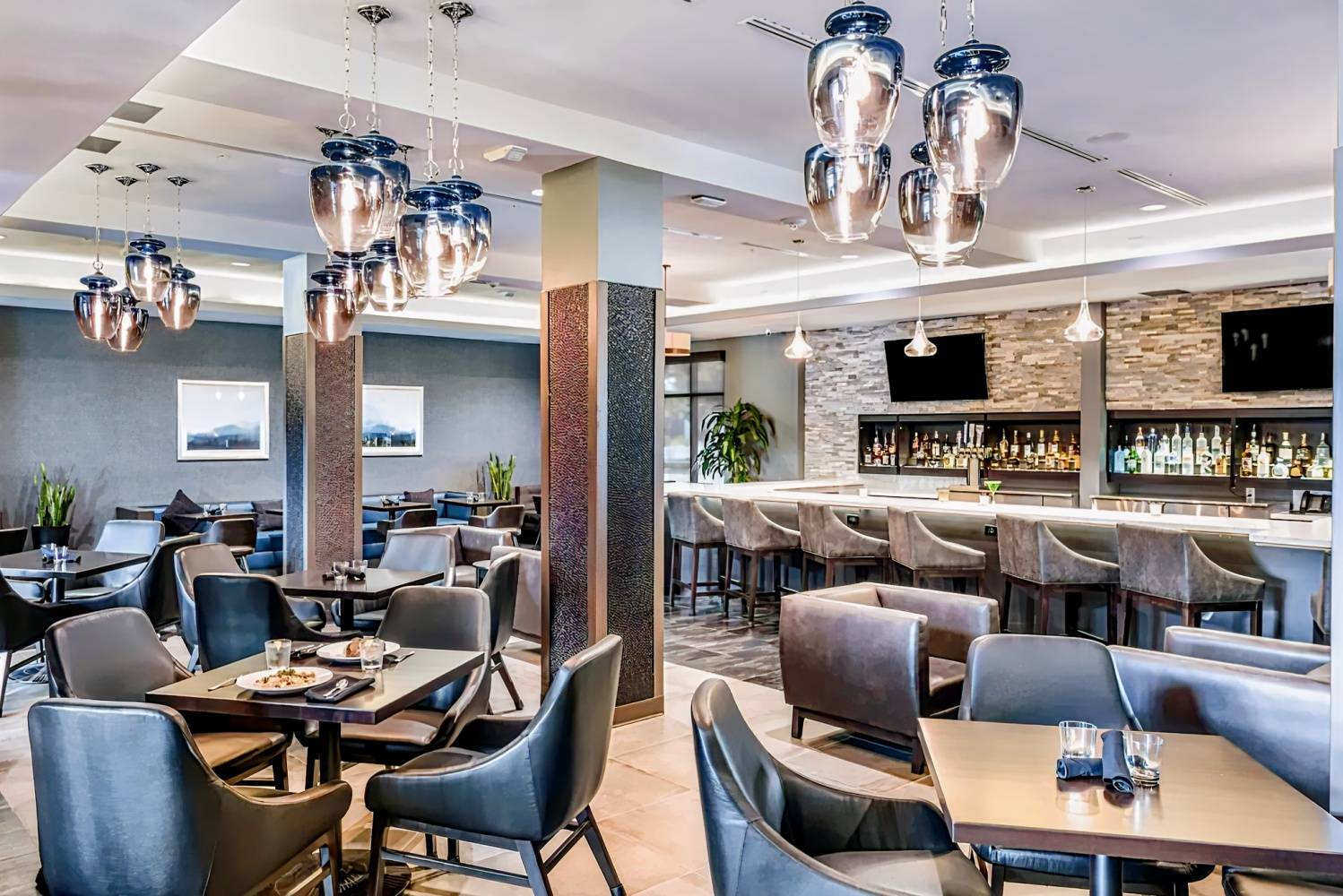 Holiday Inn & Suites Silicon Valley - Milpitas, an IHG Hotel