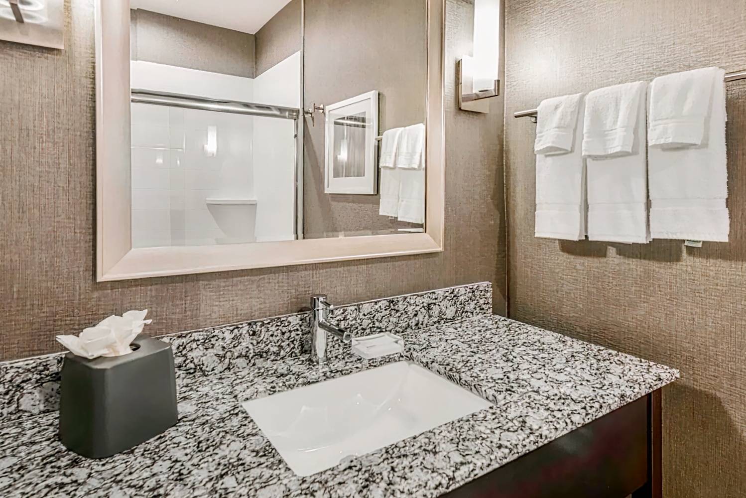 Holiday Inn & Suites Silicon Valley - Milpitas, an IHG Hotel