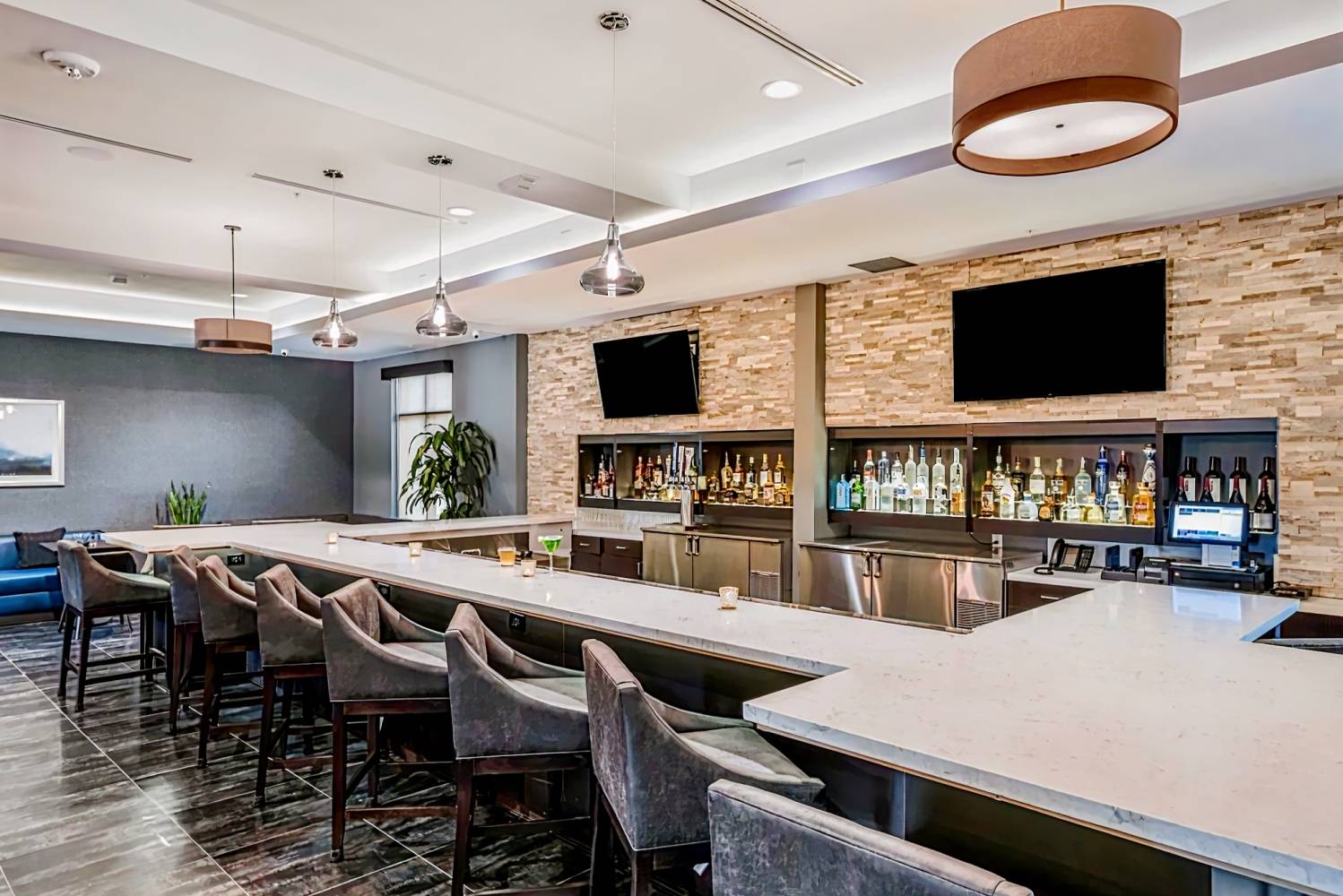 Holiday Inn & Suites Silicon Valley - Milpitas, an IHG Hotel