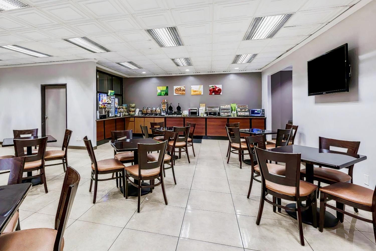 Quality Inn & Suites Los Angeles Airport - LAX