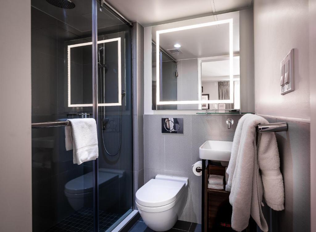 La Quinta Inn & Suites by Wyndham Times Square South