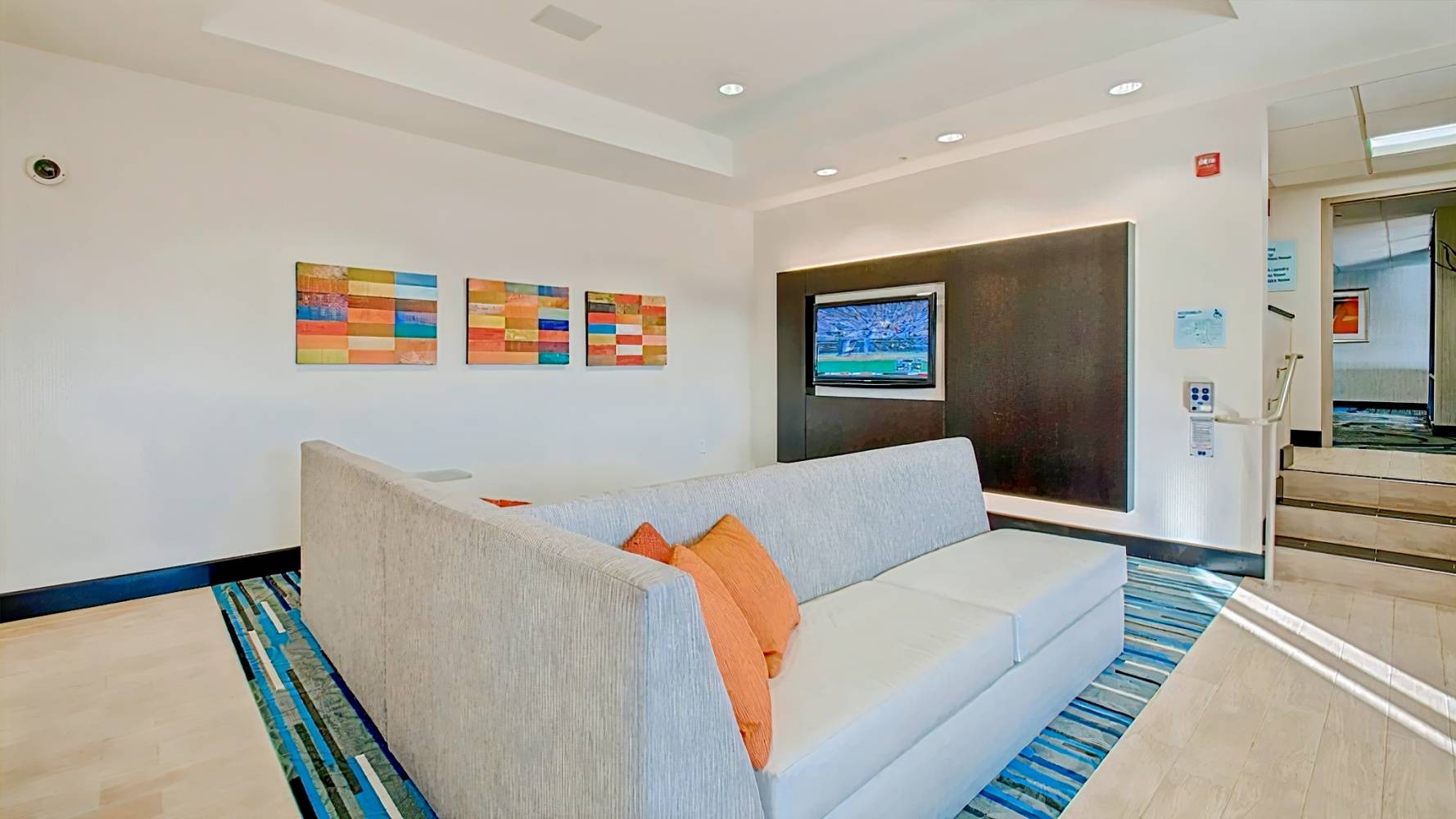 Holiday Inn Express Costa Mesa