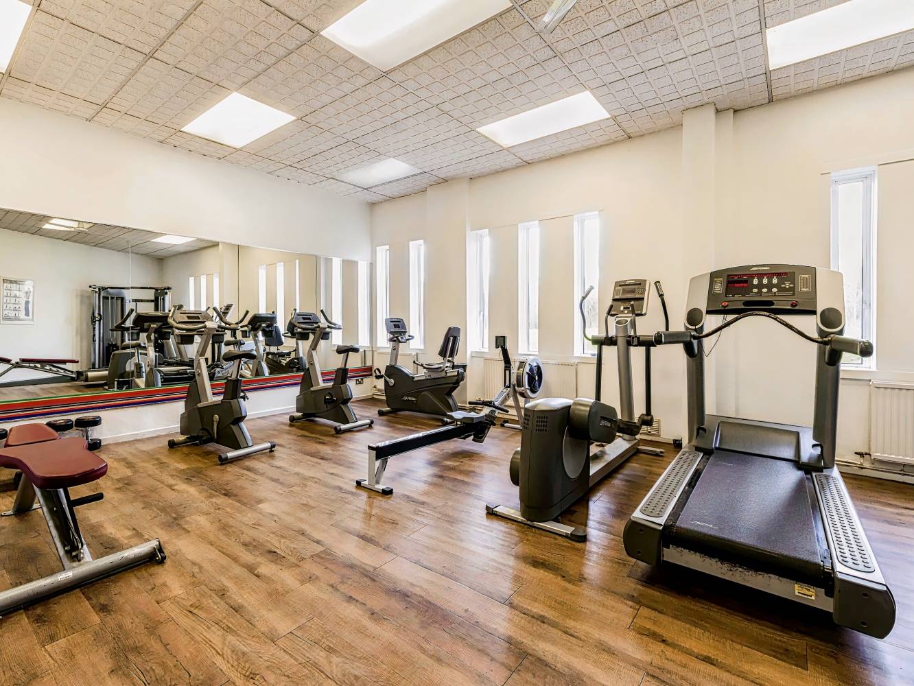 Mercure Cardiff North Hotel