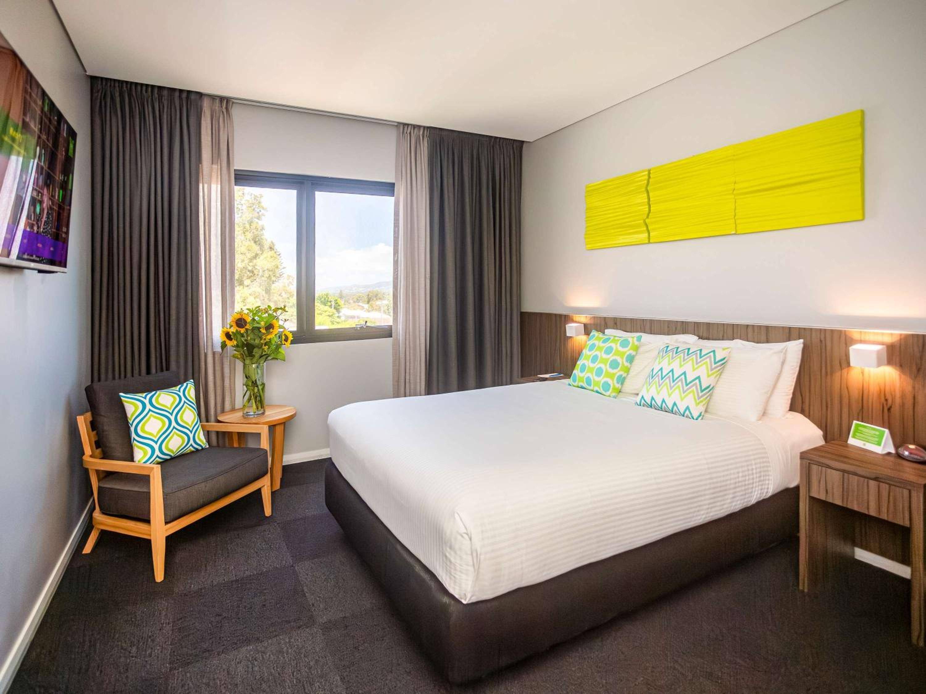 ibis Styles The Entrance