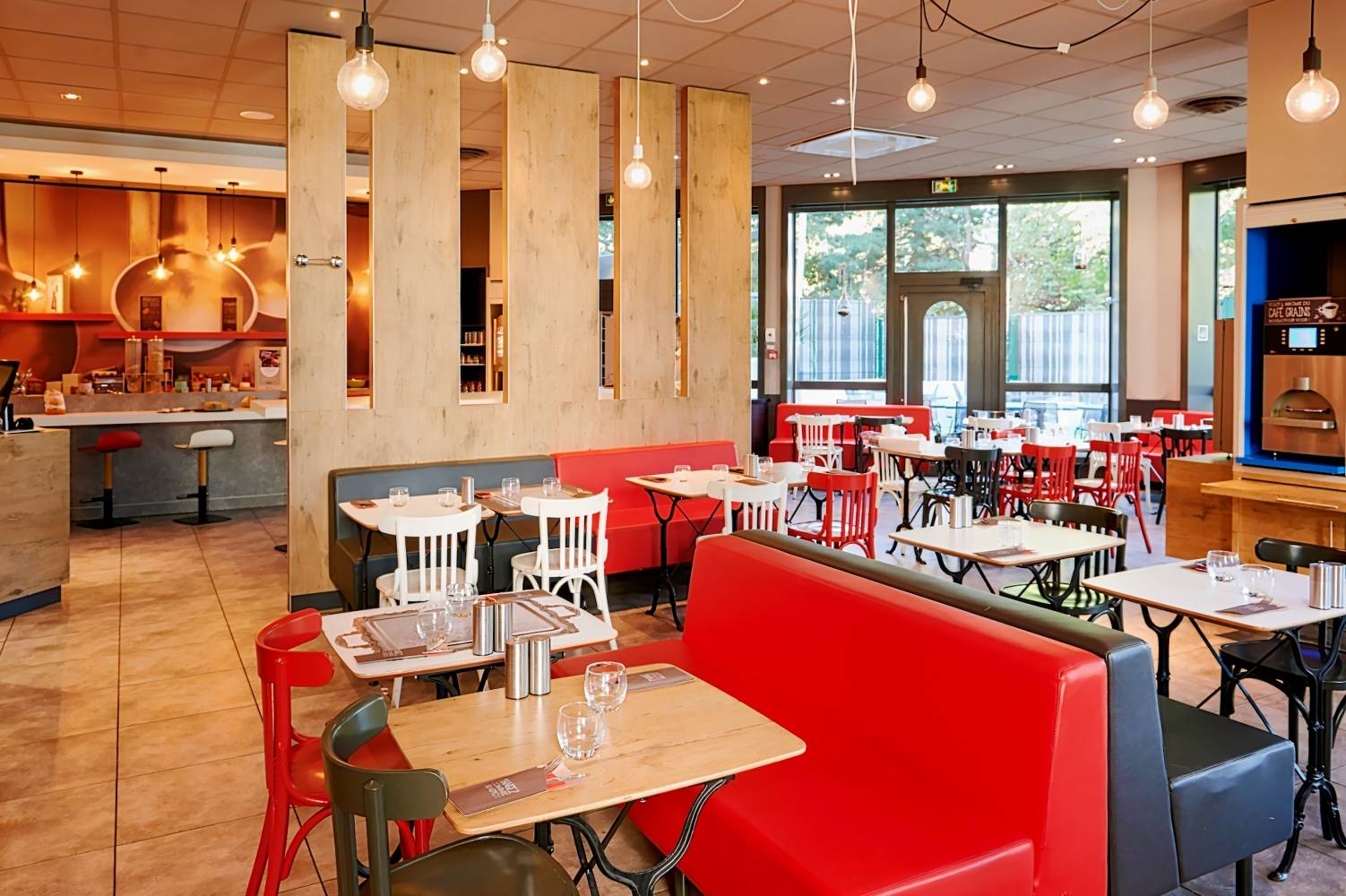 ibis Lyon Gerland Musée des Confluences