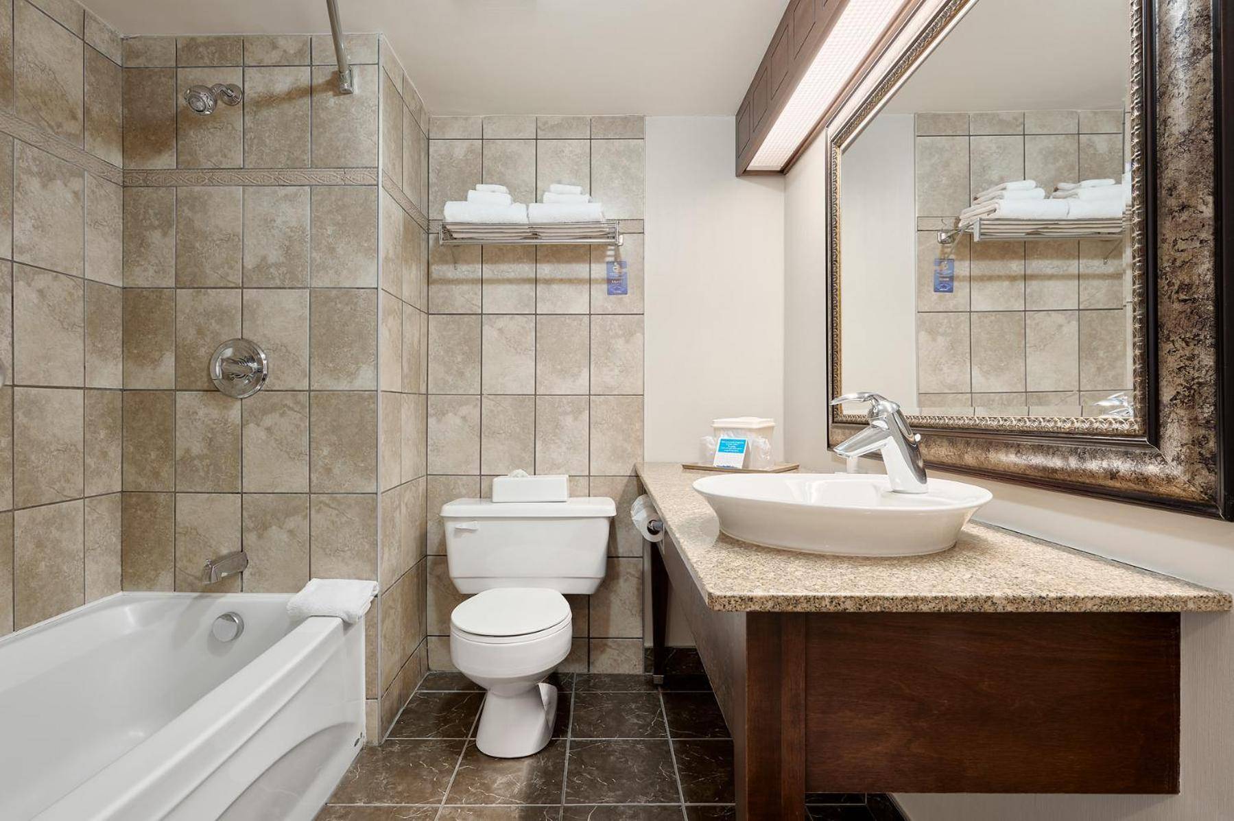 Travelodge Quebec City Hotel & Convention Centre by Wyndham