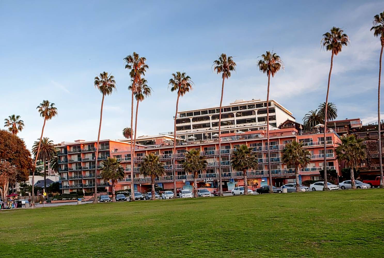 La Jolla Cove Hotel & Suites