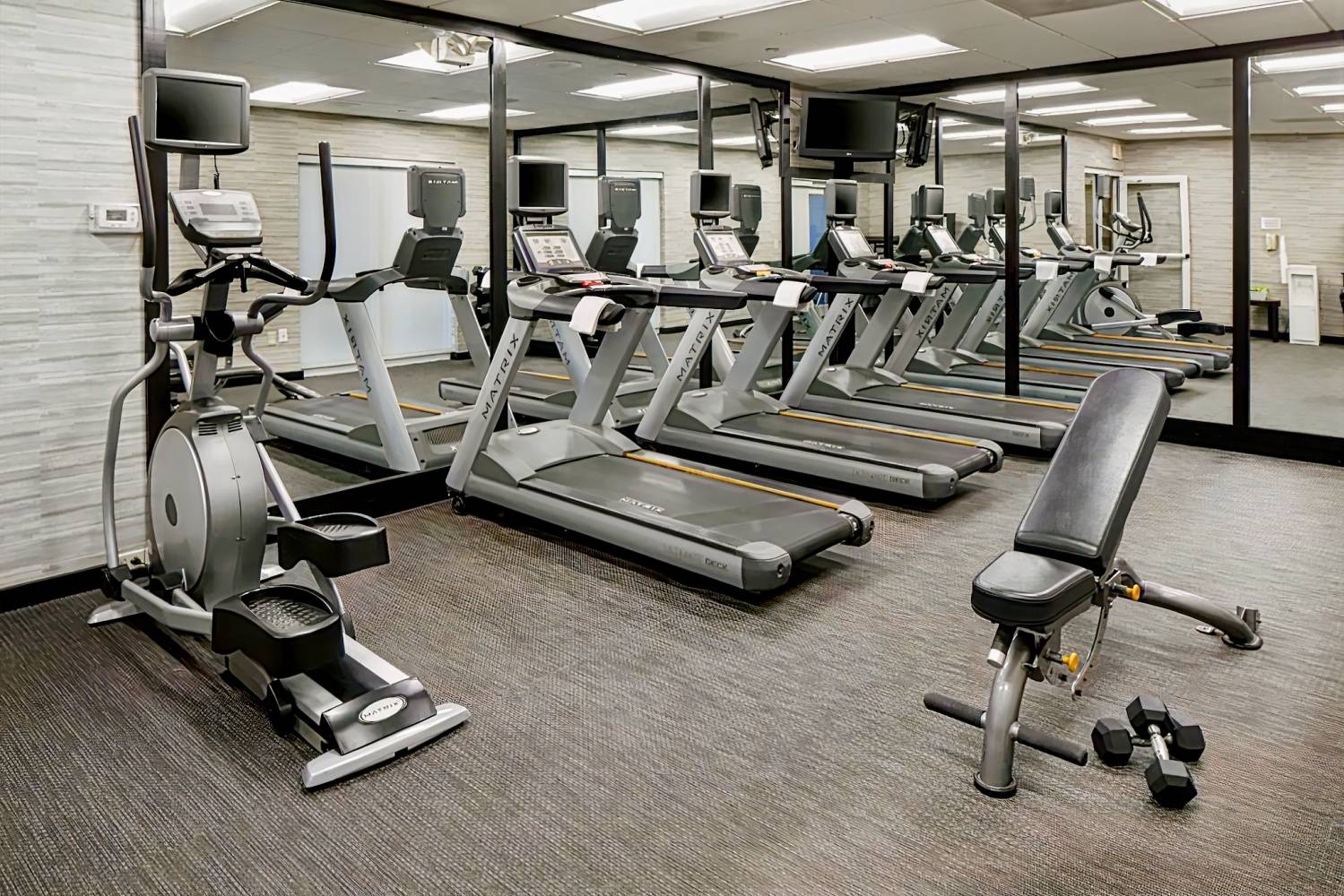 Courtyard by Marriott Edison Woodbridge