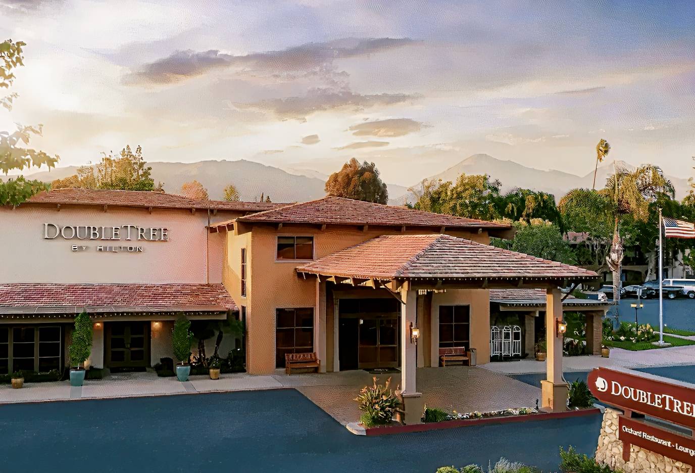 DoubleTree by Hilton Hotel Claremont